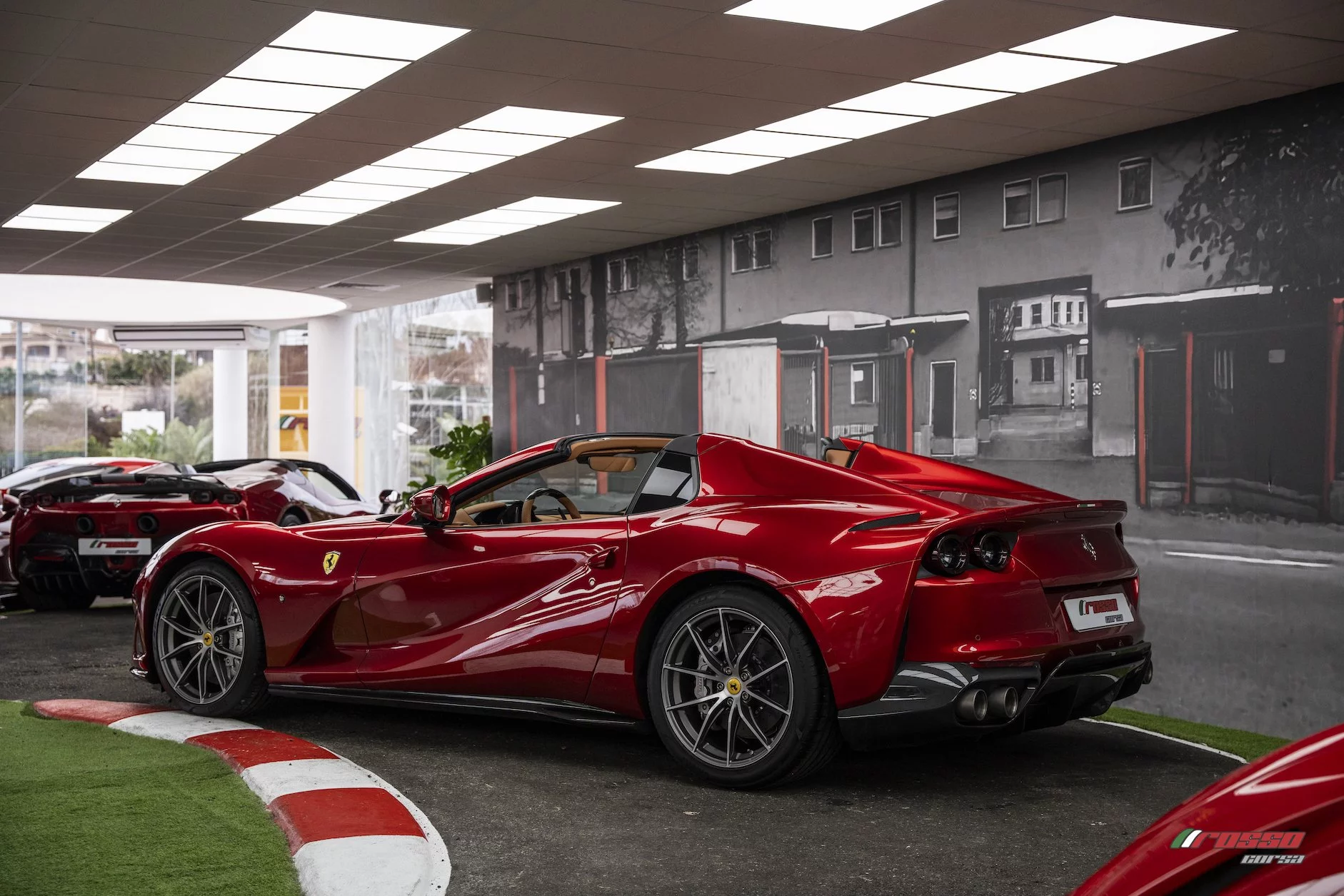 Rosso Magma Ferrari 812