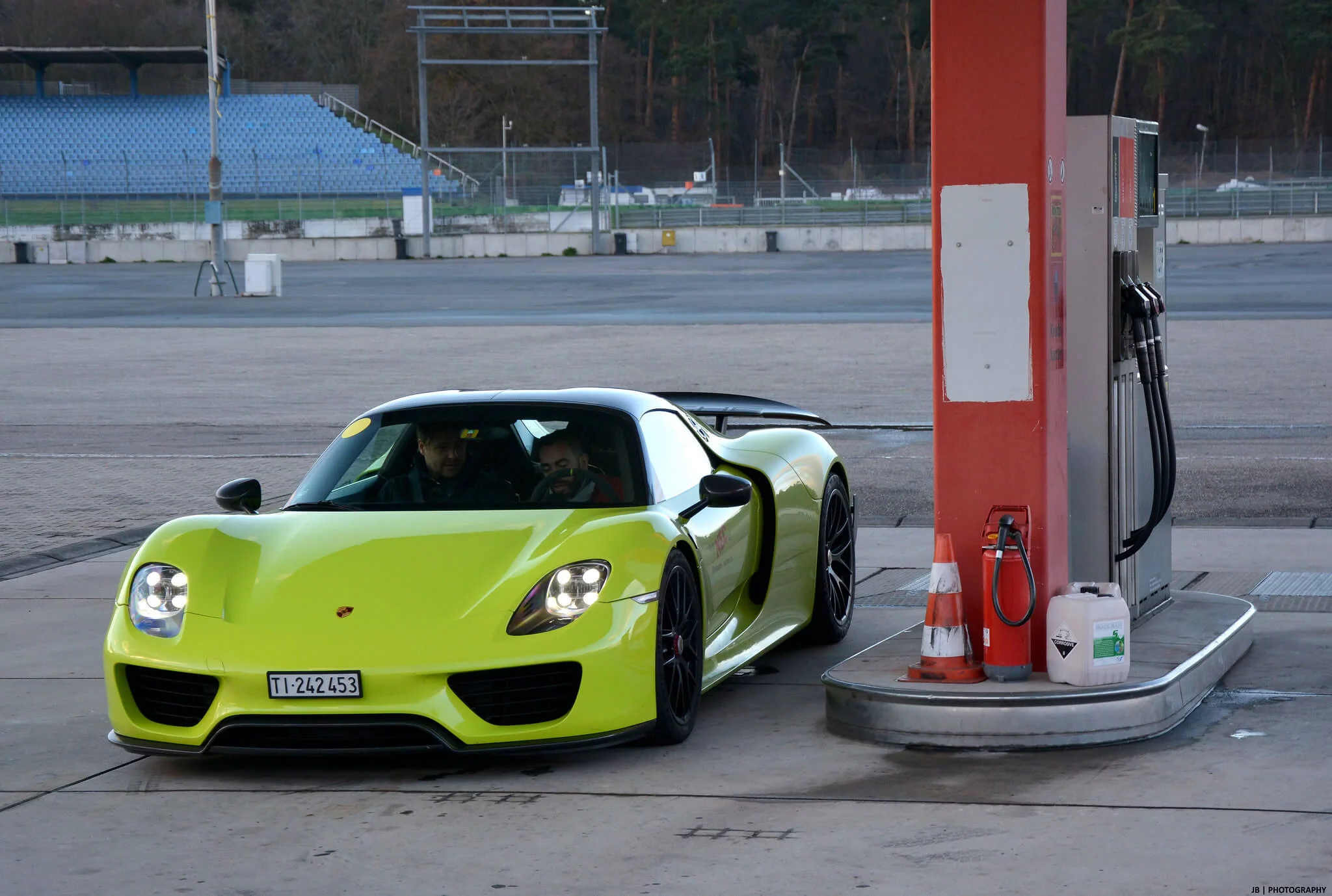 Acid Green Porsche 918 Spyder