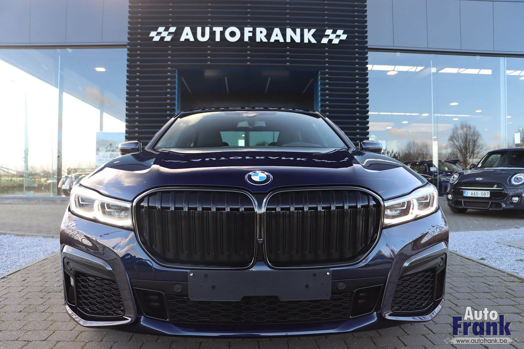 Tanzanite Blue II BMW 7 Series