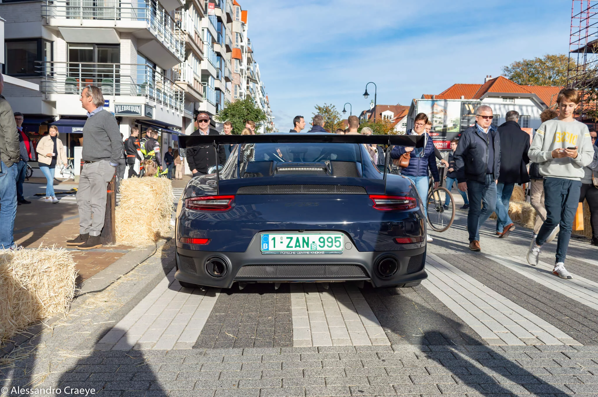 Dark Sea Blue Porsche 911 GT2 RS