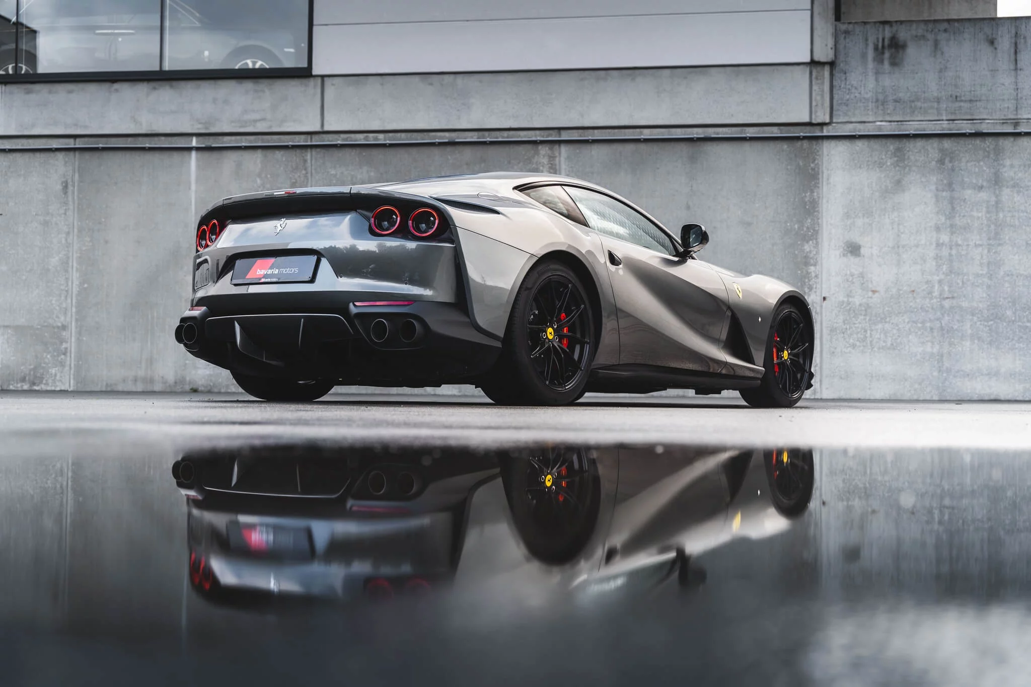 Grigio Silverstone Ferrari 812