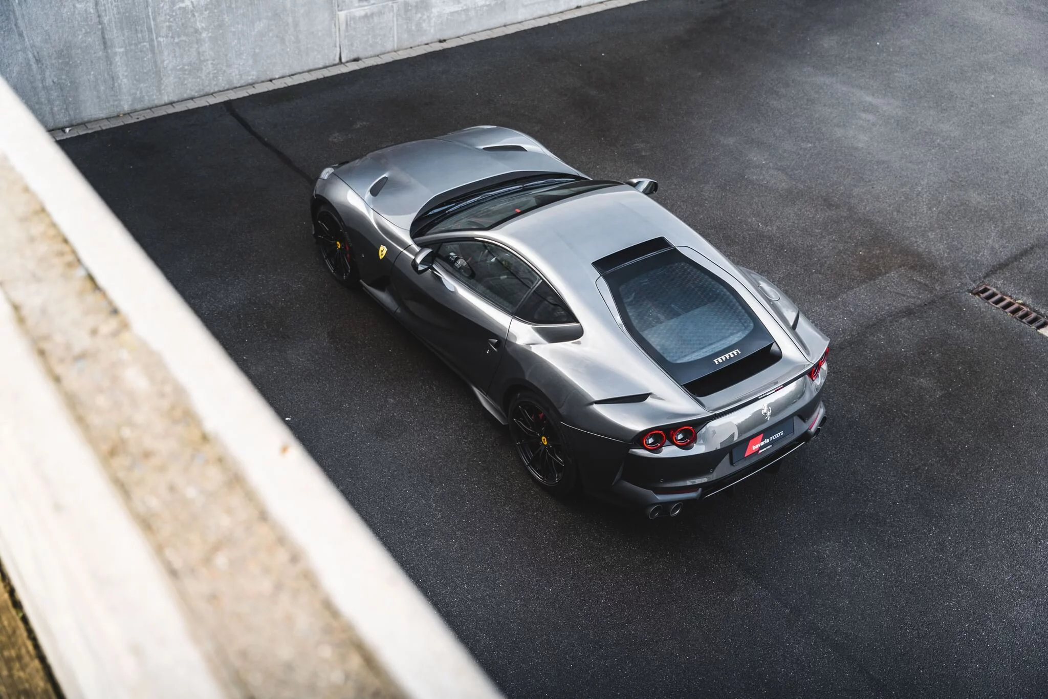 Grigio Silverstone Ferrari 812