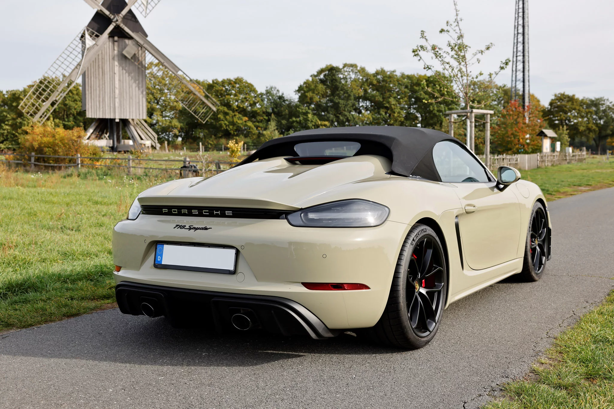 Stone Grey Porsche 718