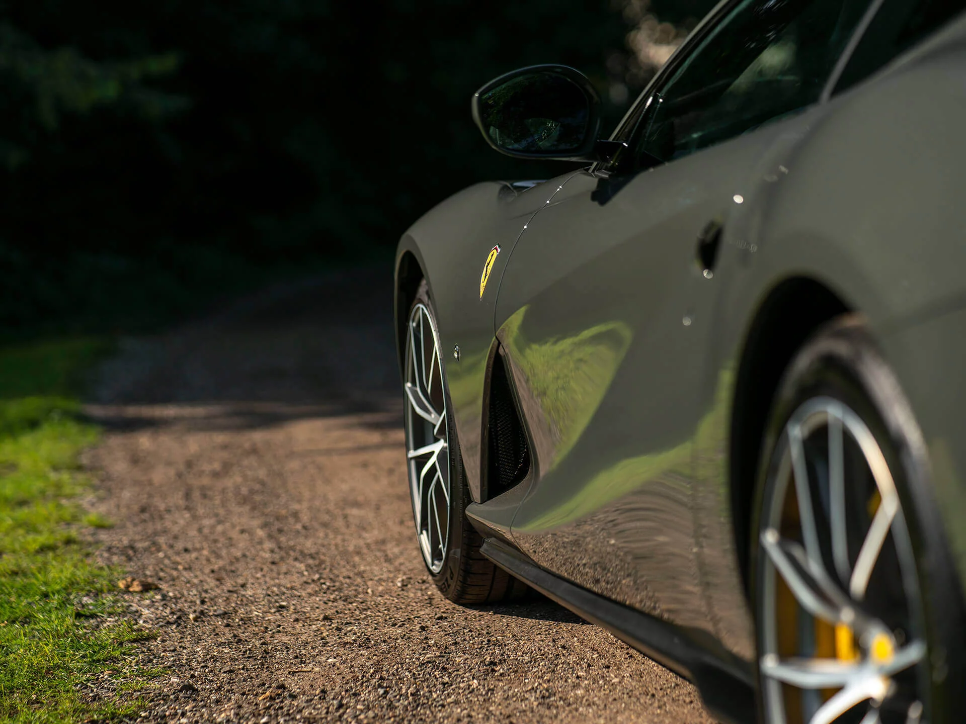 Grigio Scuro Ferrari 812