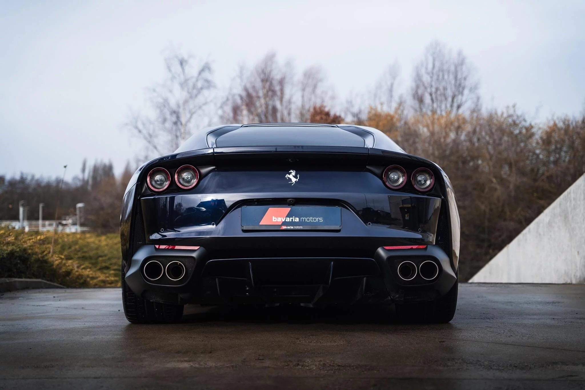 Blu America Ferrari 812
