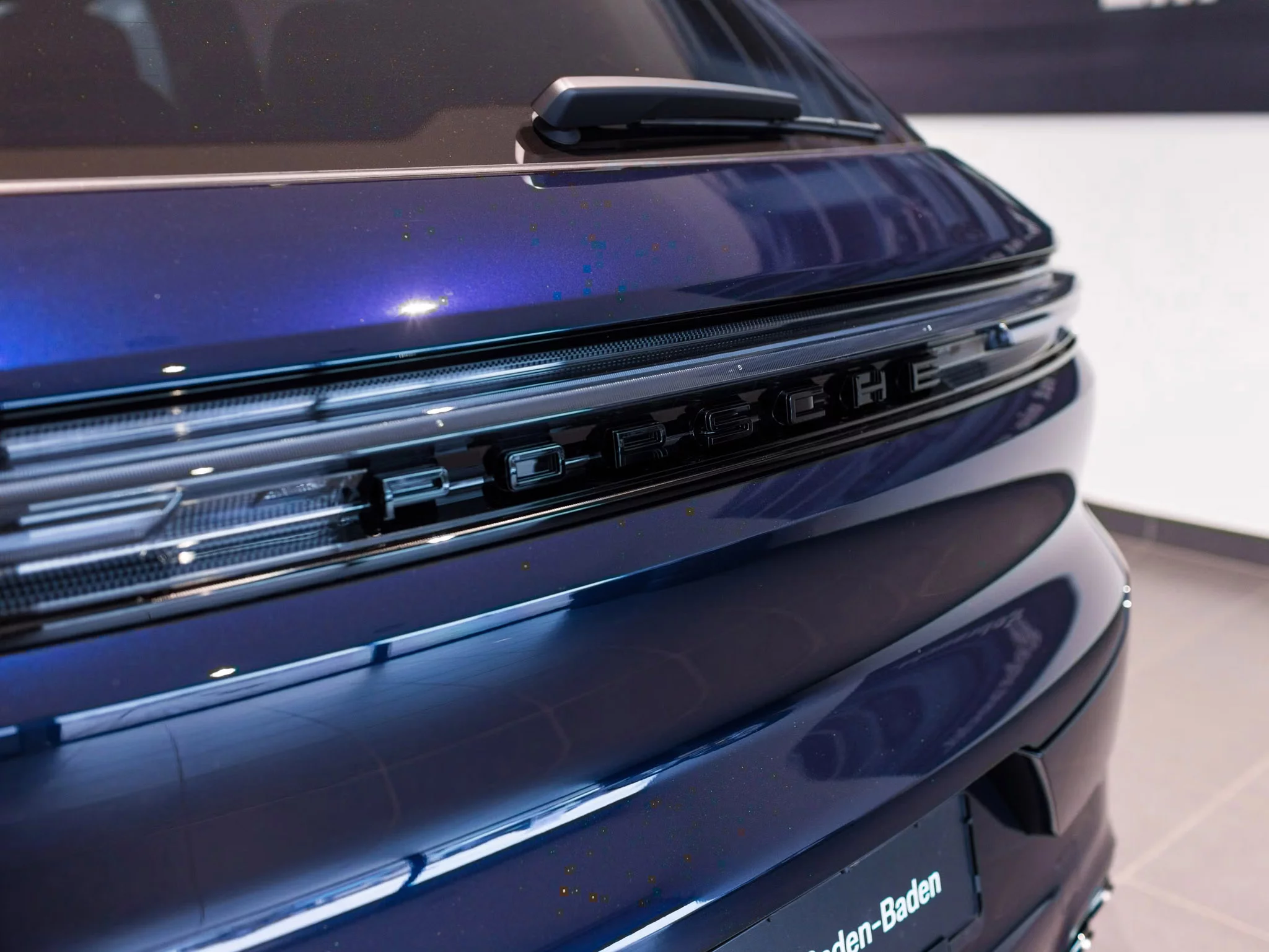 Dark Night Blue Metallic Porsche Cayenne