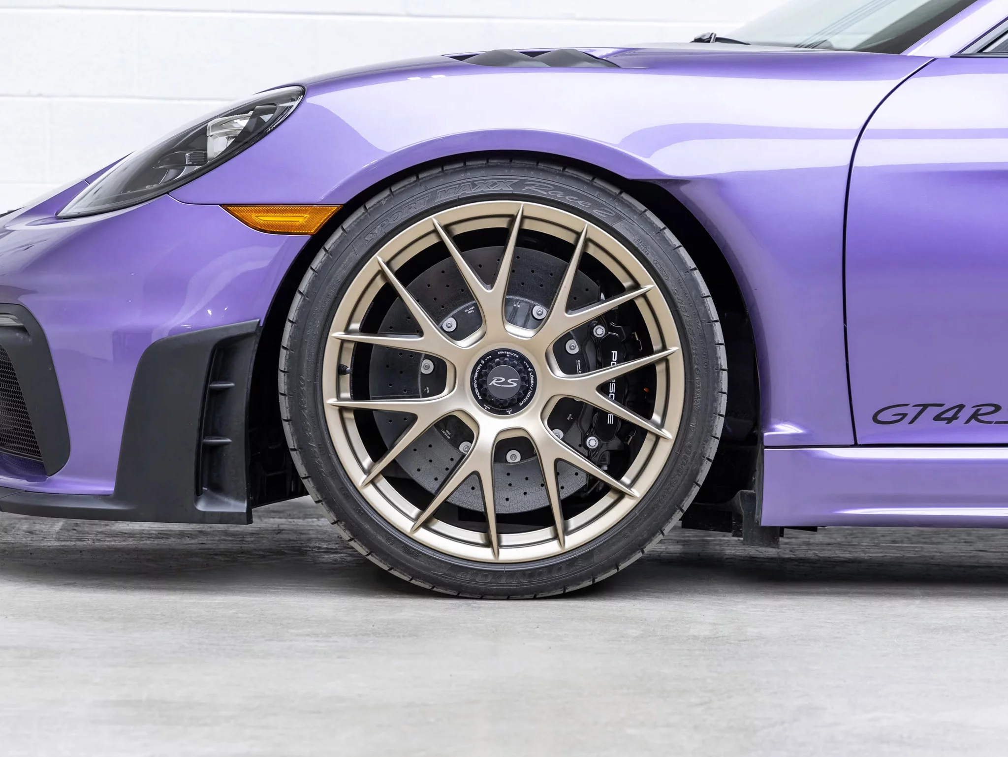 Viola Purple Metallic Porsche 718 Cayman GT4 RS