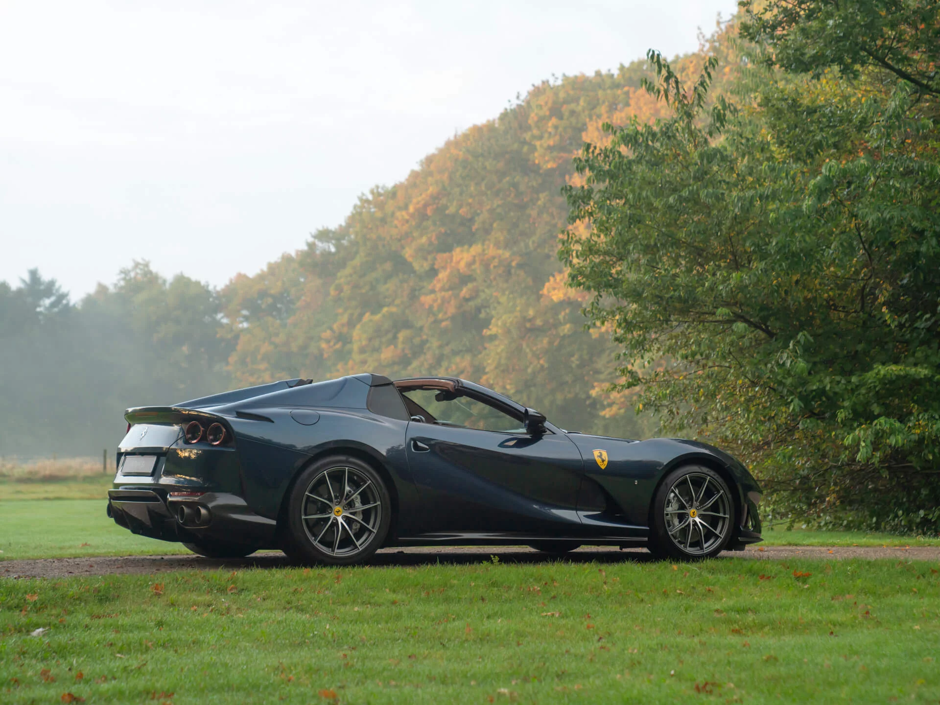 Blu Swaters Ferrari 812