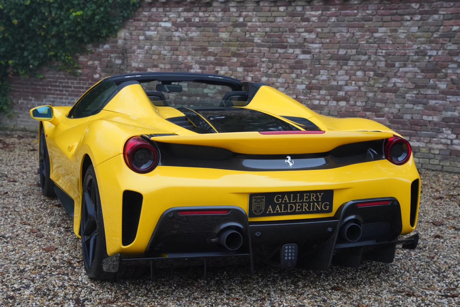 Giallo Modena Ferrari 488