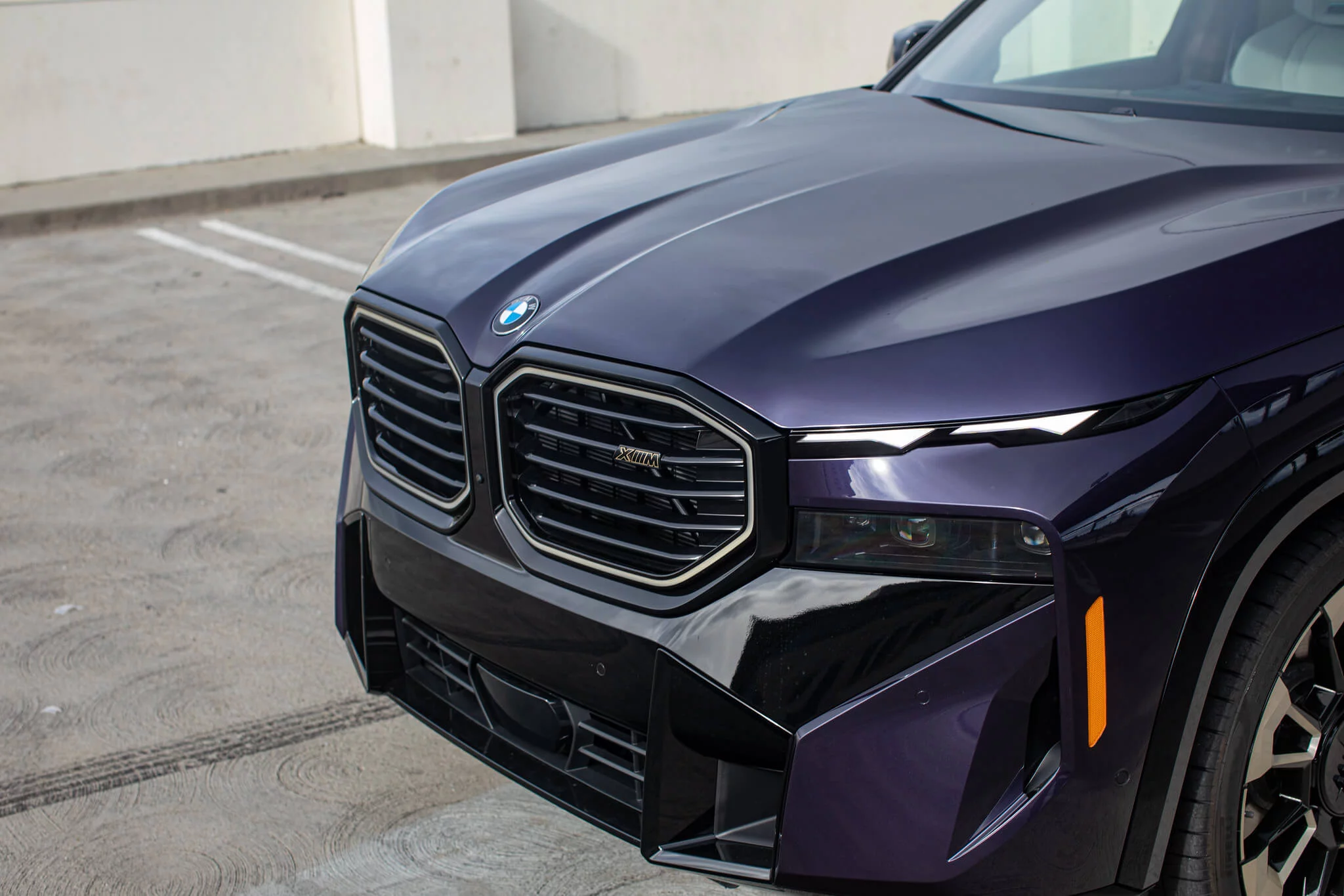 Techno Violet BMW XM
