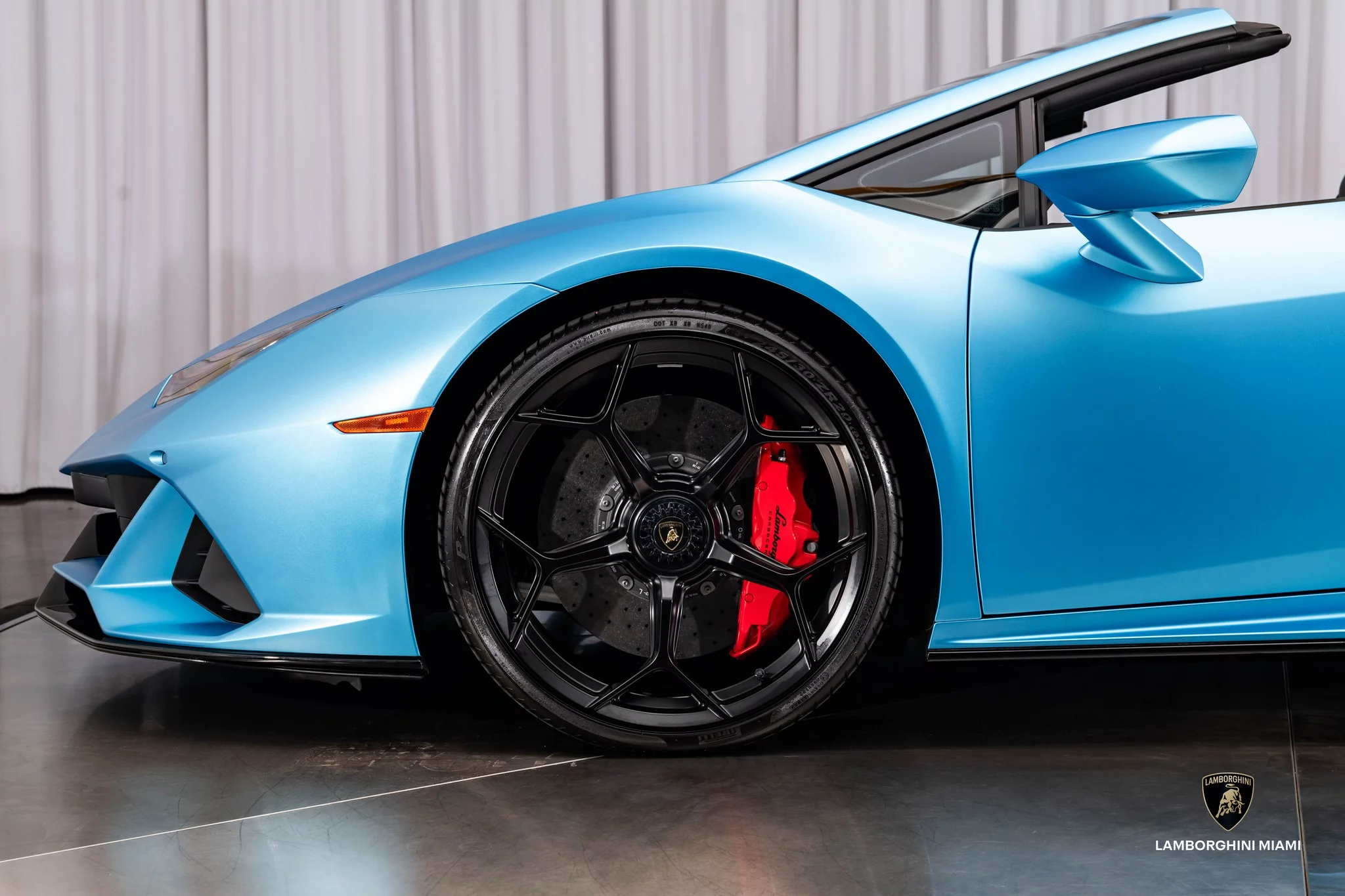 Blu Arione Lamborghini Huracán