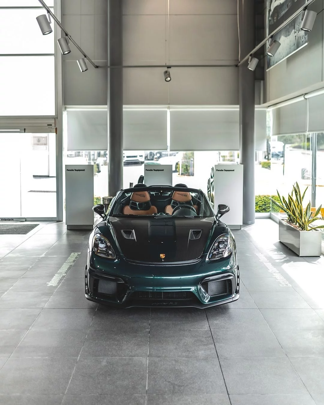 Jet Green Metallic Porsche 718 Spyder RS
