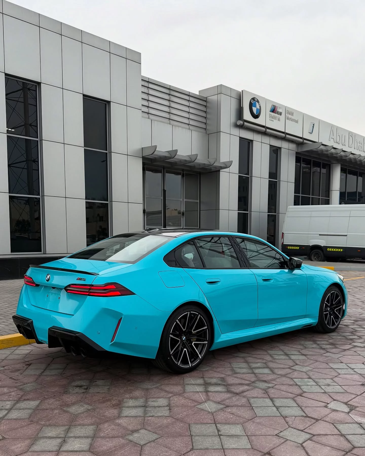 Borusan Turkish Blue BMW M5