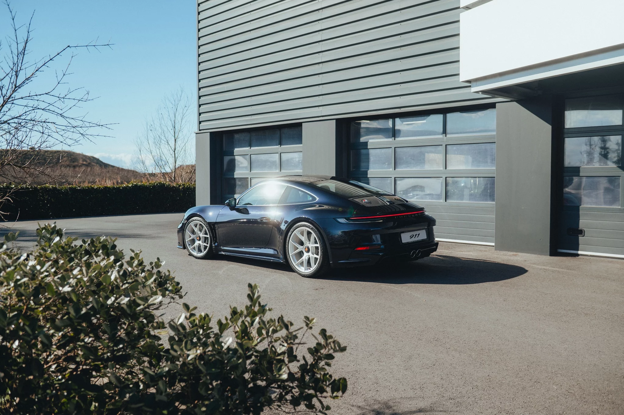 Carbon Black Porsche 911 S/T