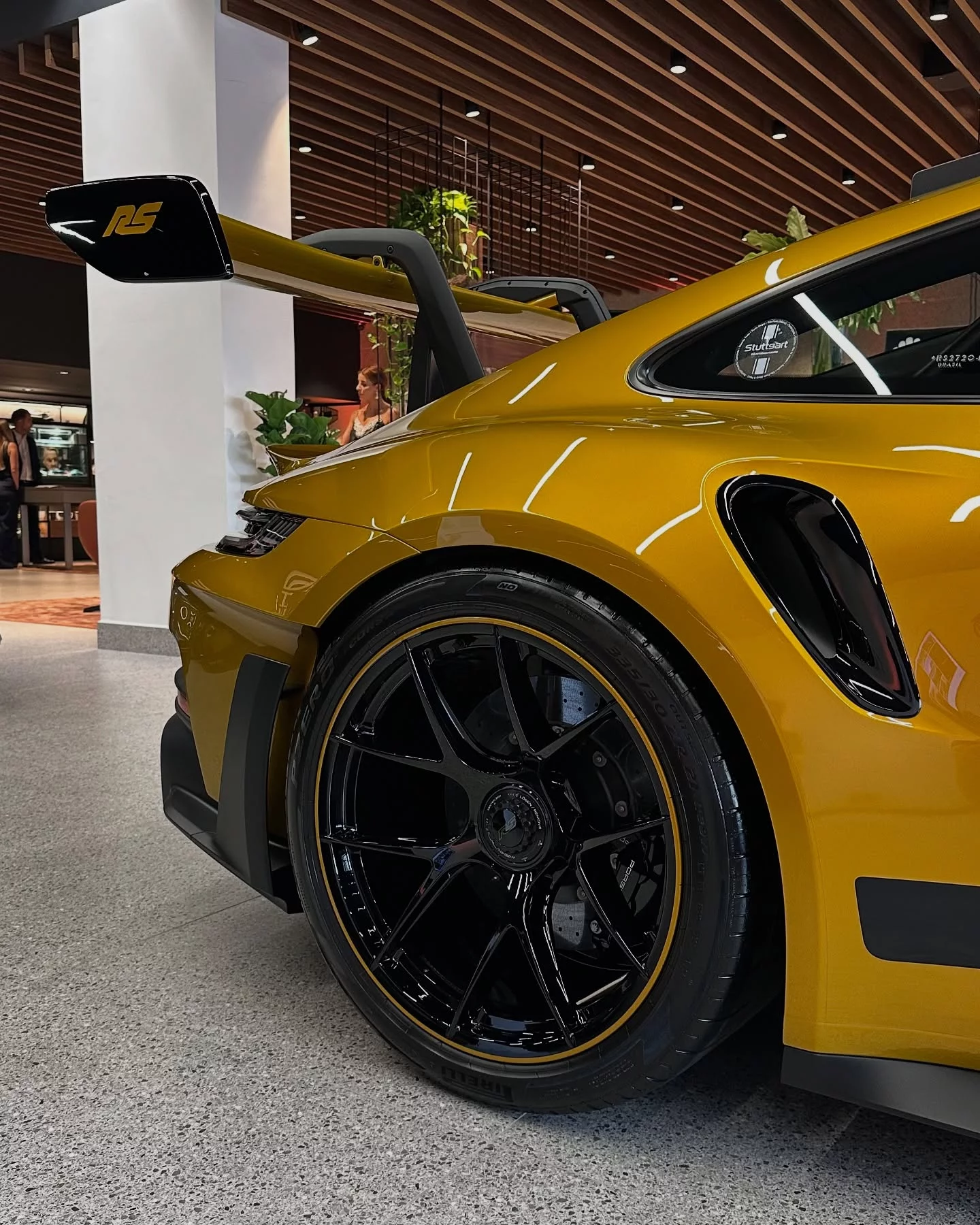 Explosive Gold Chromaflair Porsche 911 GT3 RS