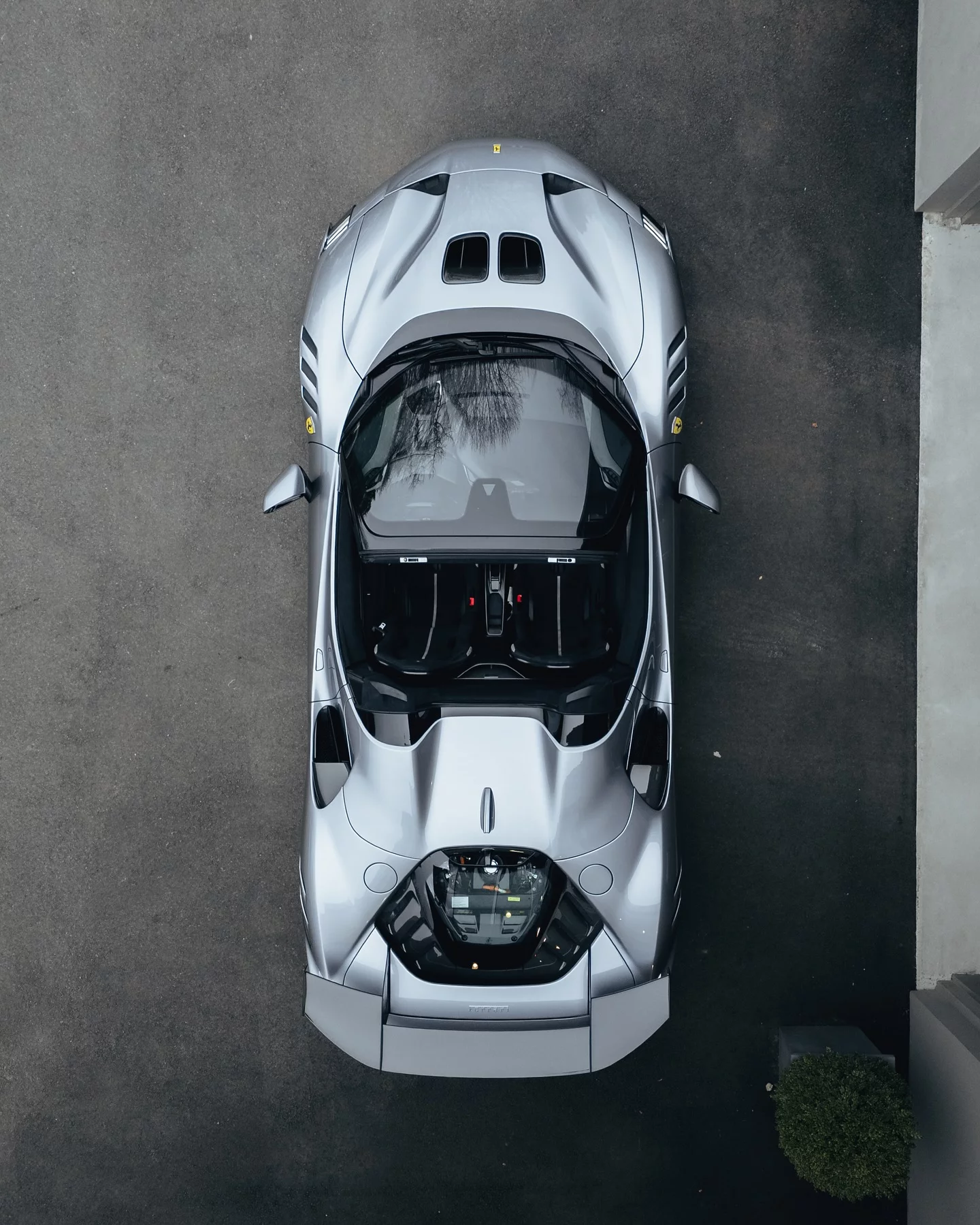 Grigio Titanio Ferrari SF90