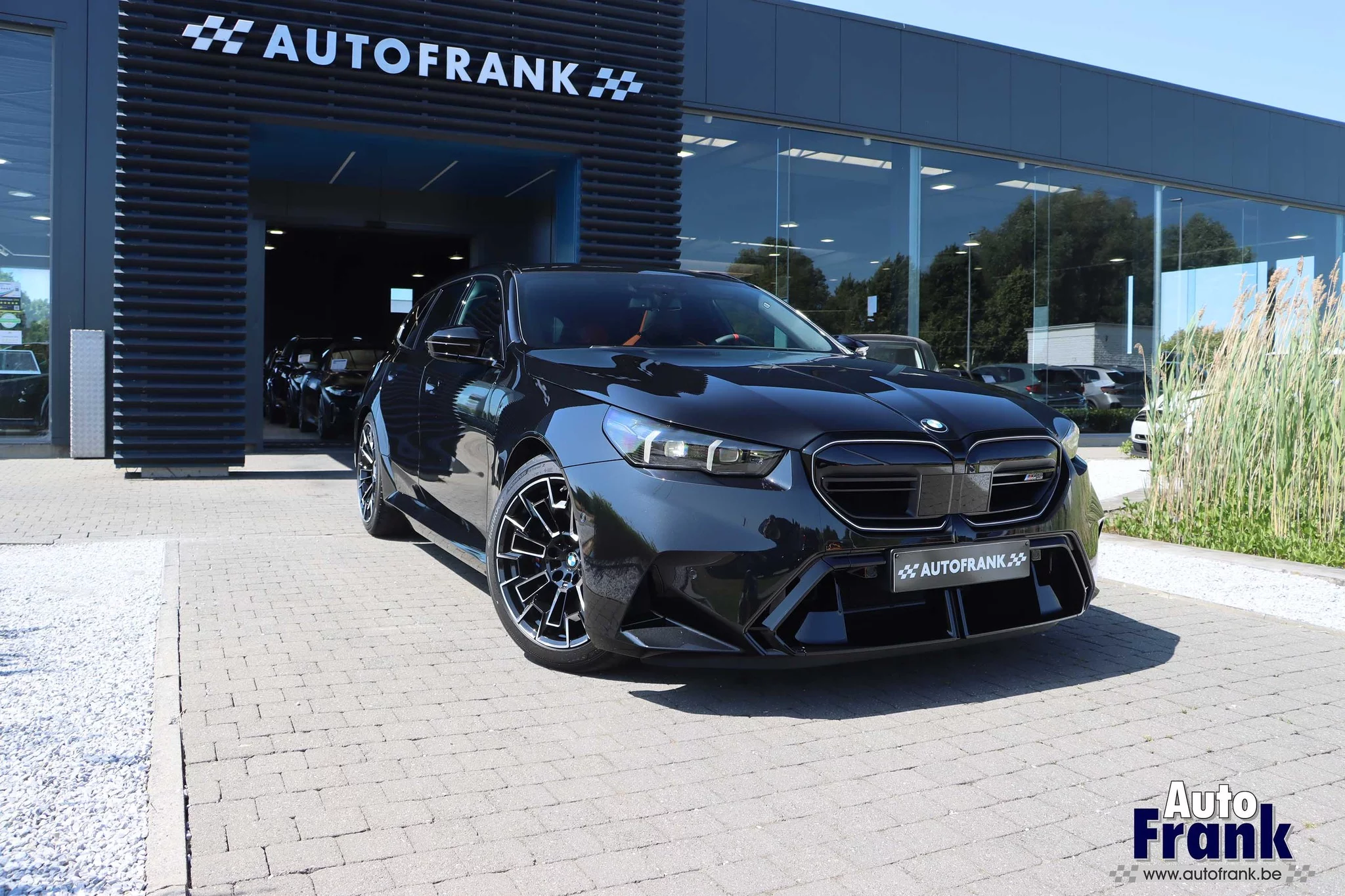Sapphire Black BMW M5