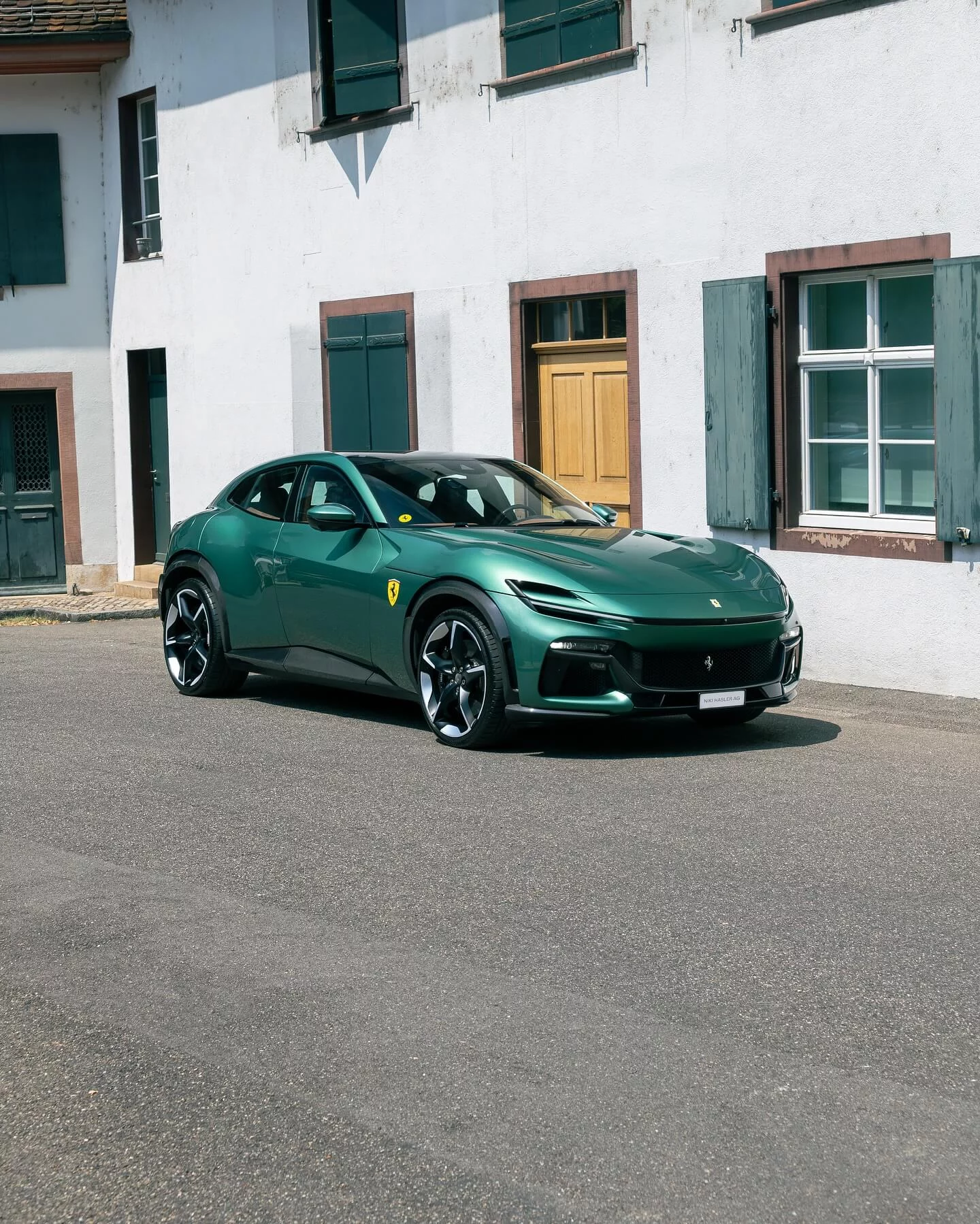 Verde Medio Ferrari Purosangue