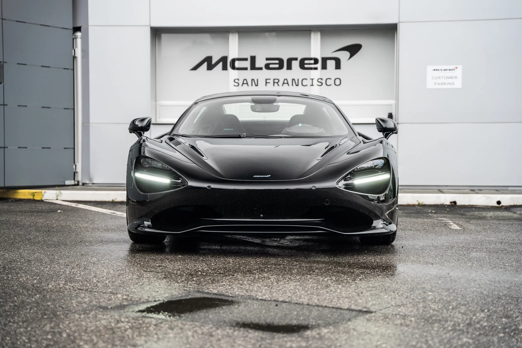 Pure Black McLaren 750S