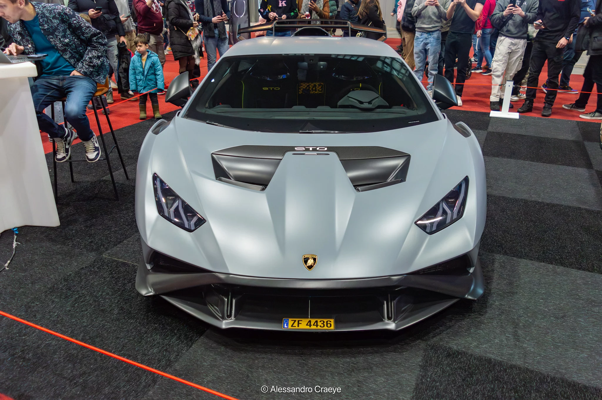 Grigio Acheso Lamborghini Huracán