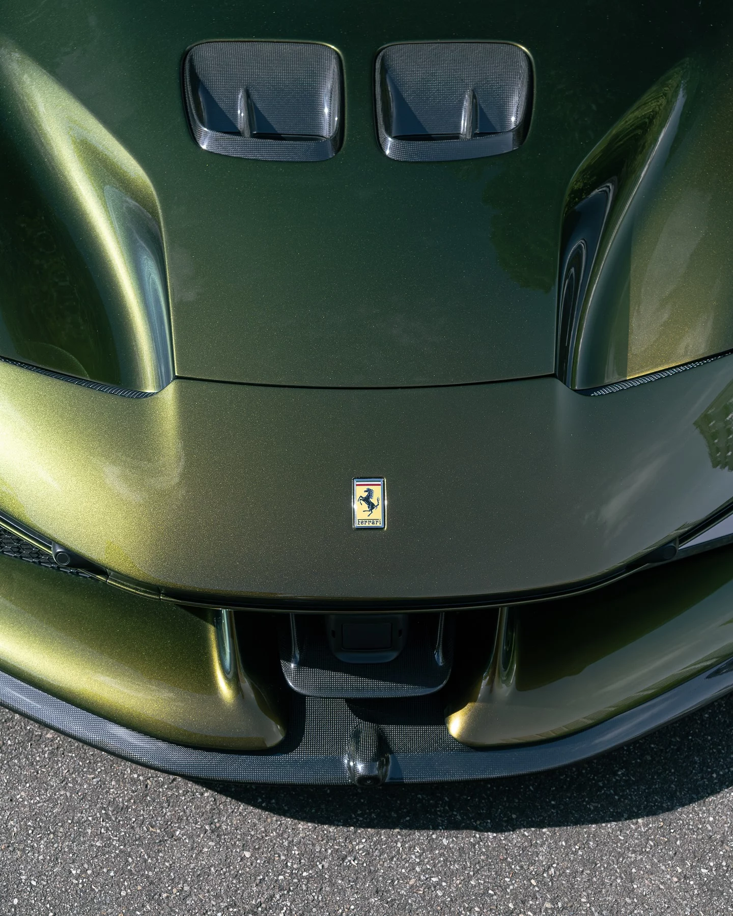 Verde Volterra Ferrari SF90