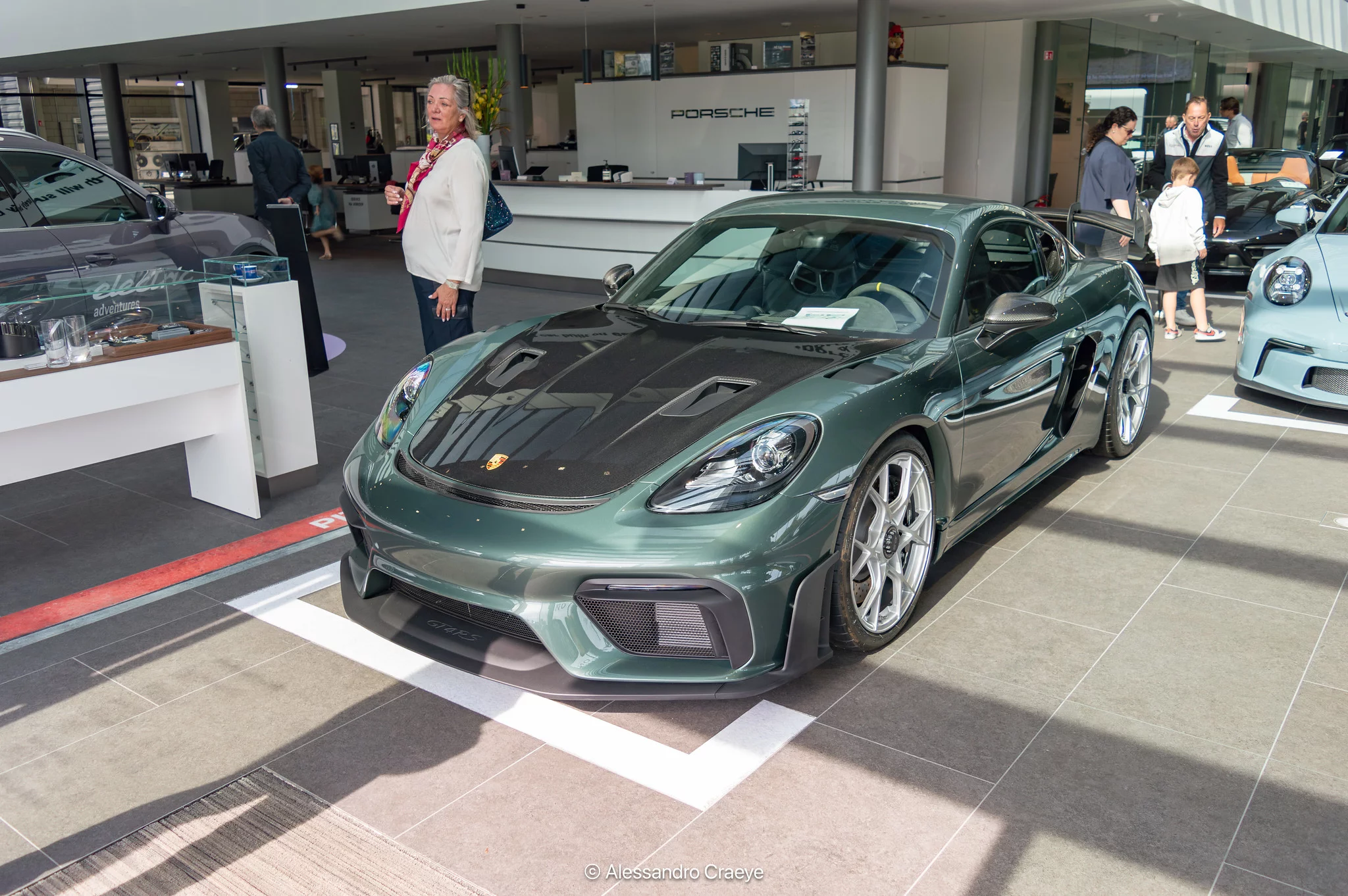 Malachite Green Metallic Porsche 718 Cayman GT4 RS