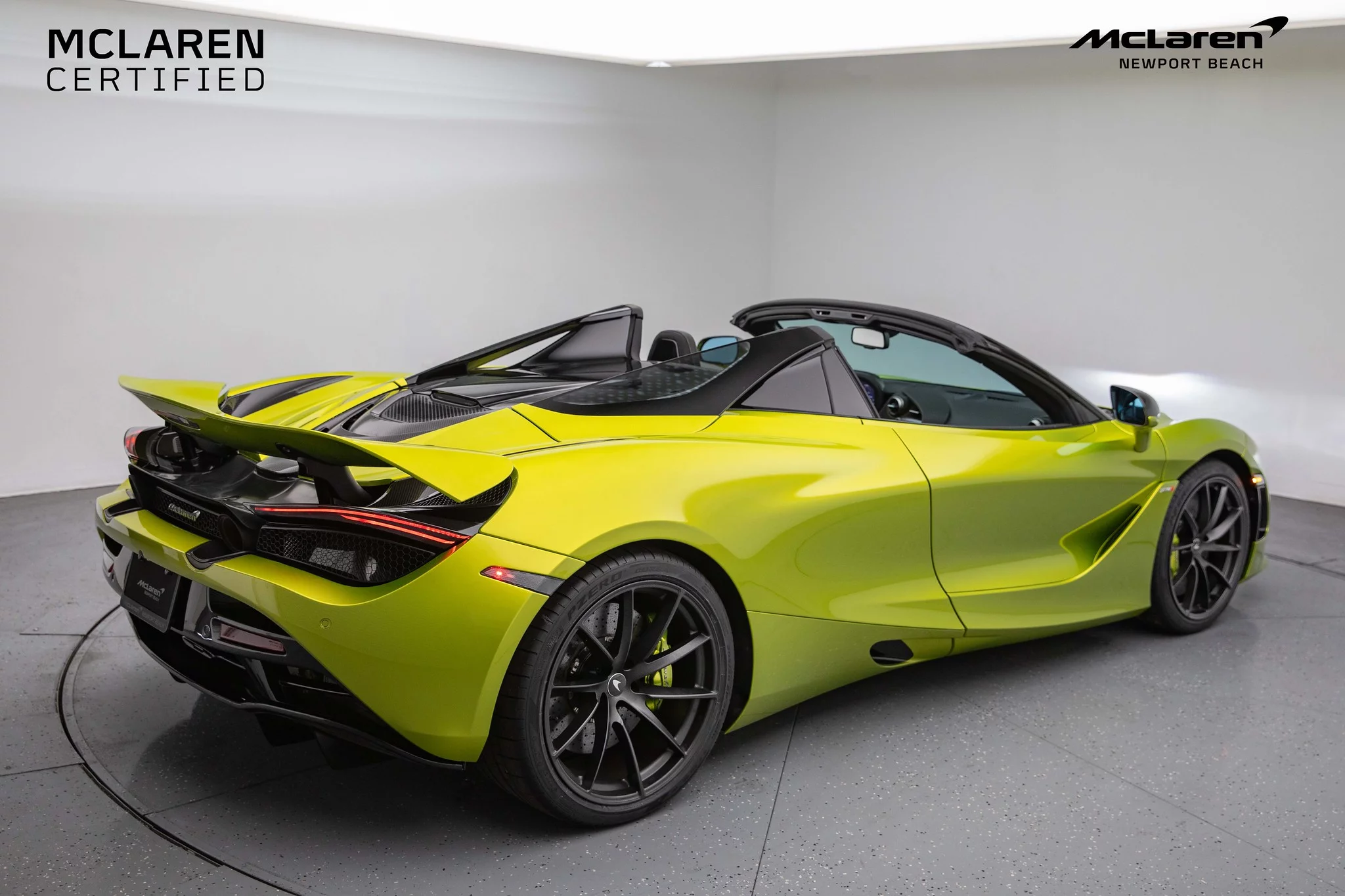 Flux Green McLaren 720S