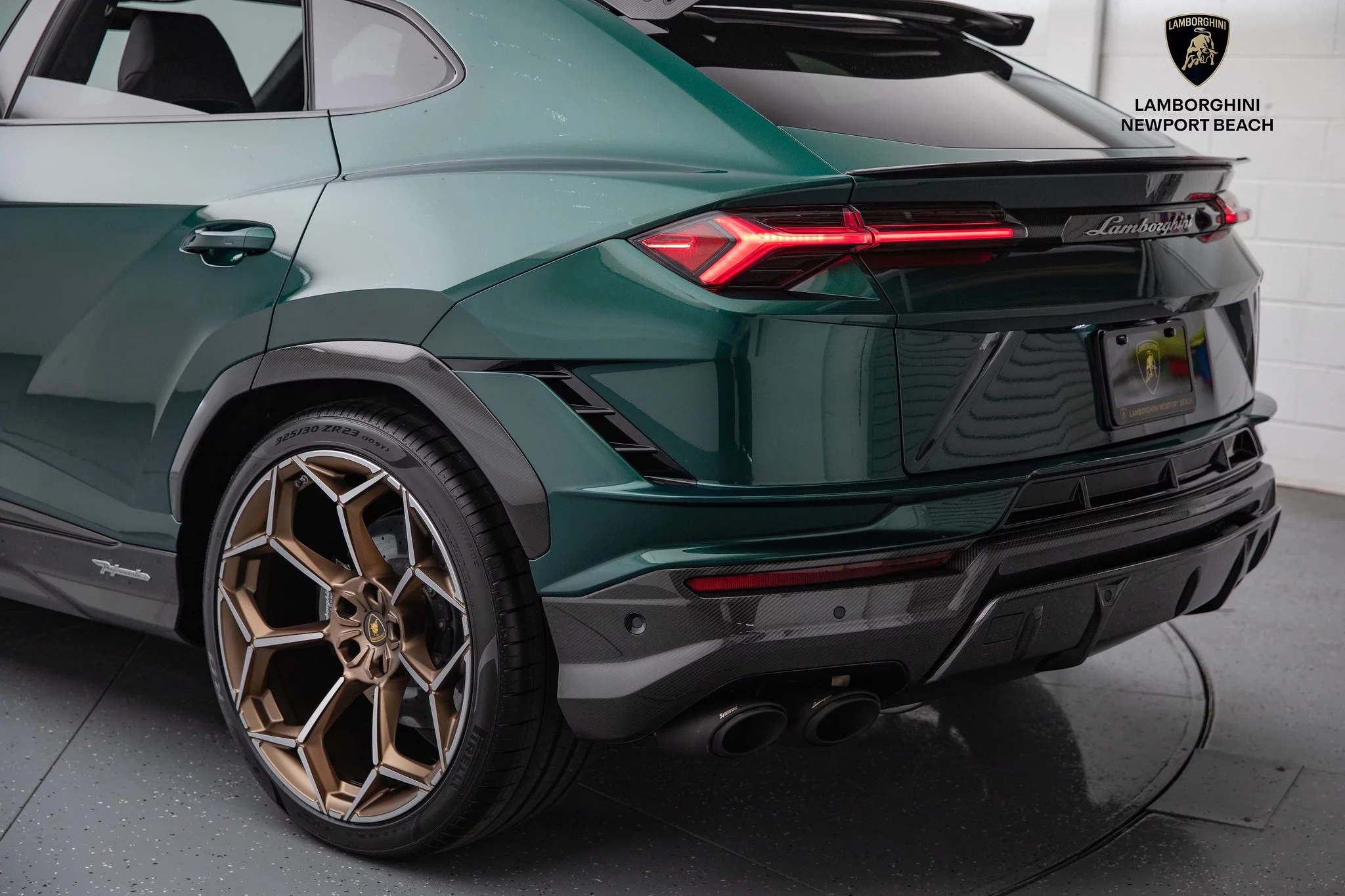 Verde Hydra Lamborghini Urus