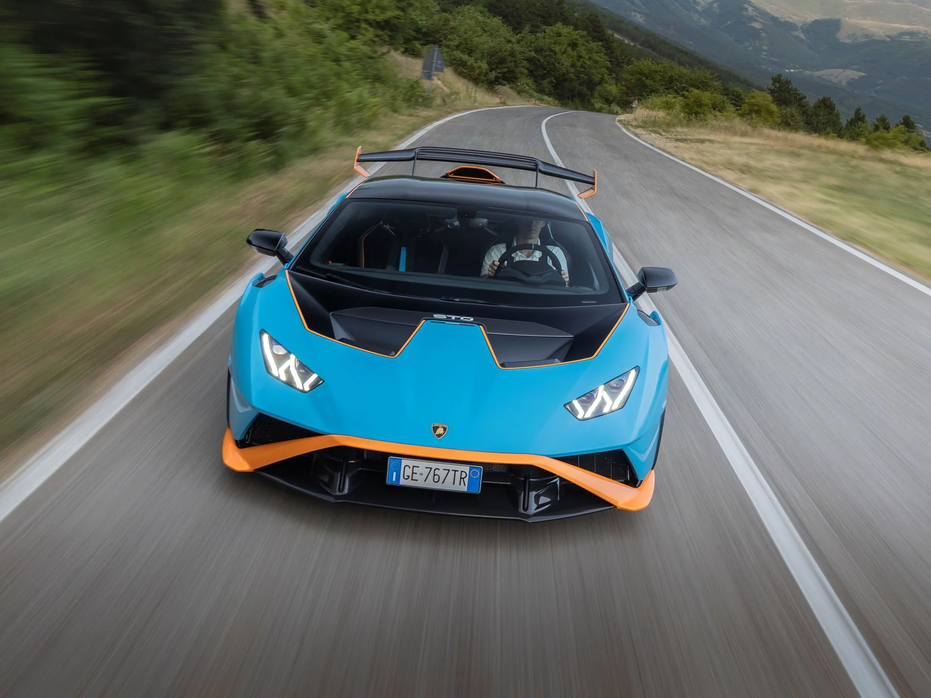 Blu Laufey Lamborghini Huracán