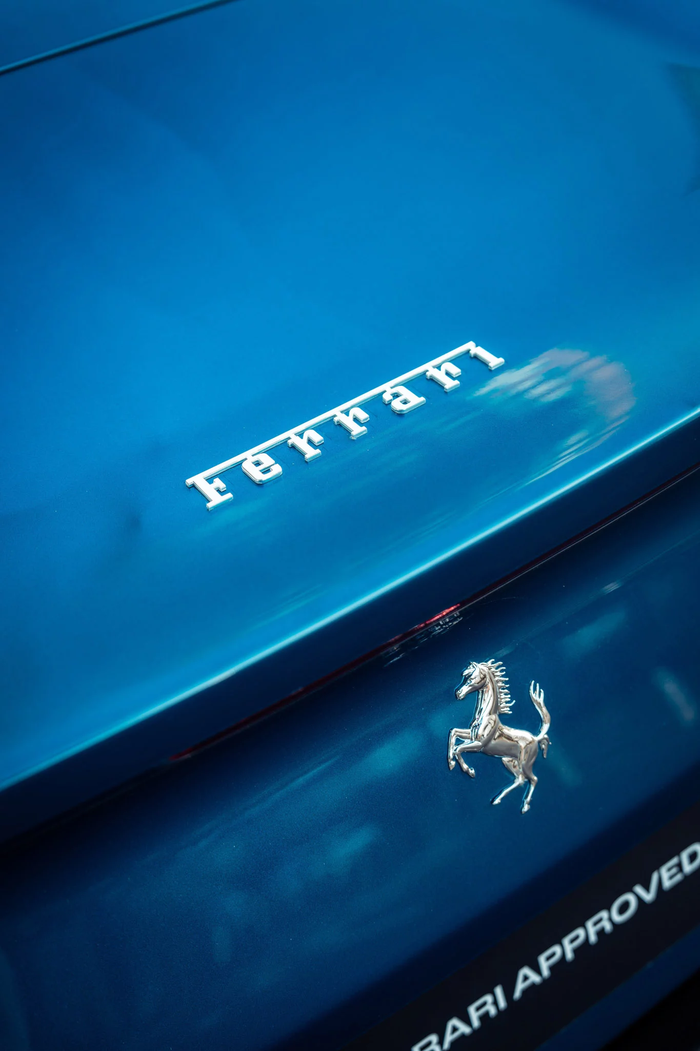 Blu Abu Dhabi Ferrari 812
