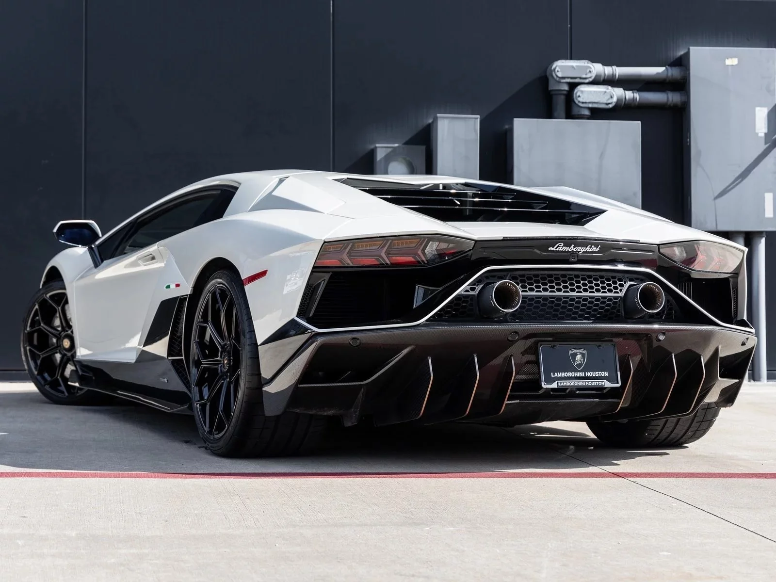 Balloon White Lamborghini Aventador