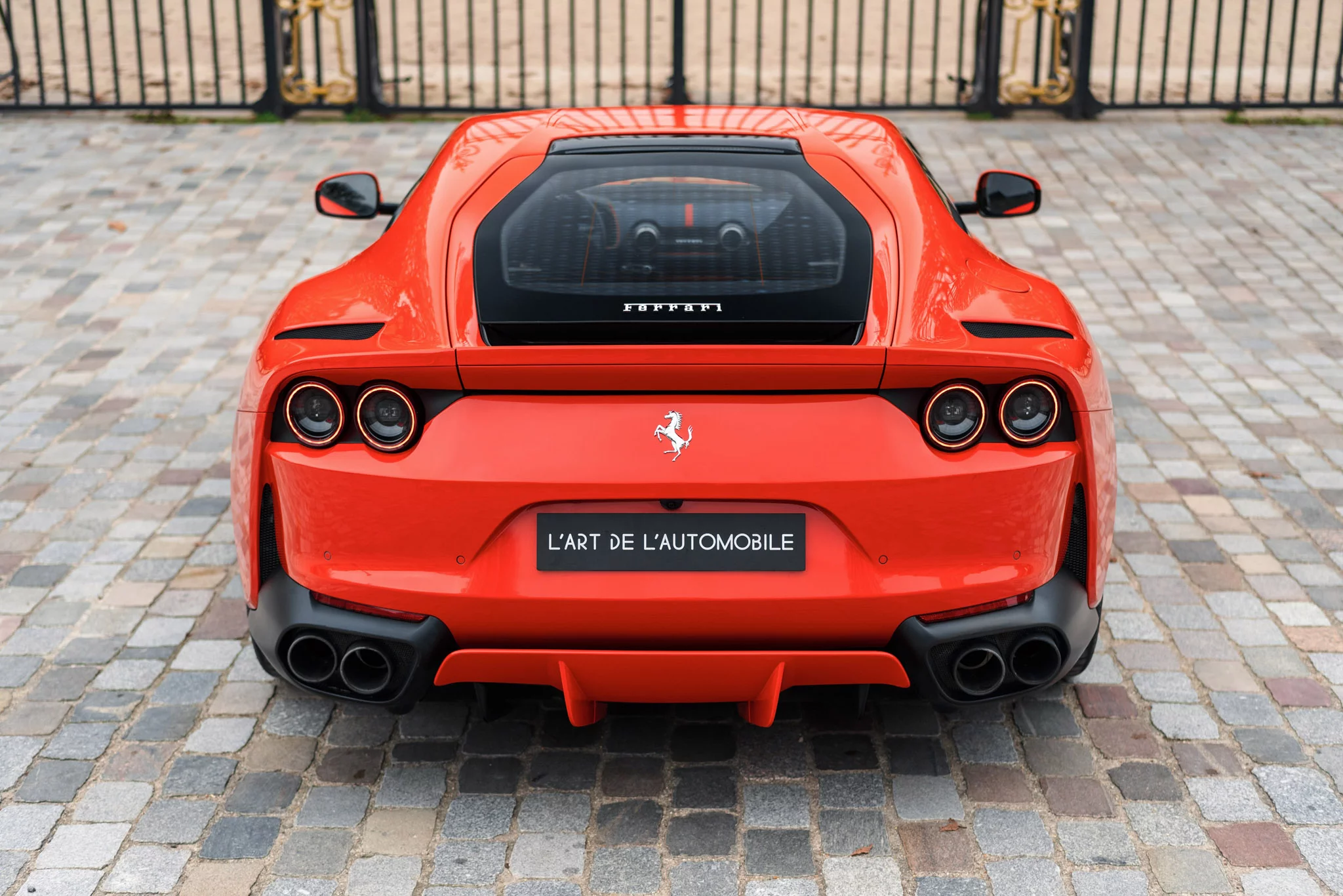 Rosso Dino Ferrari 812