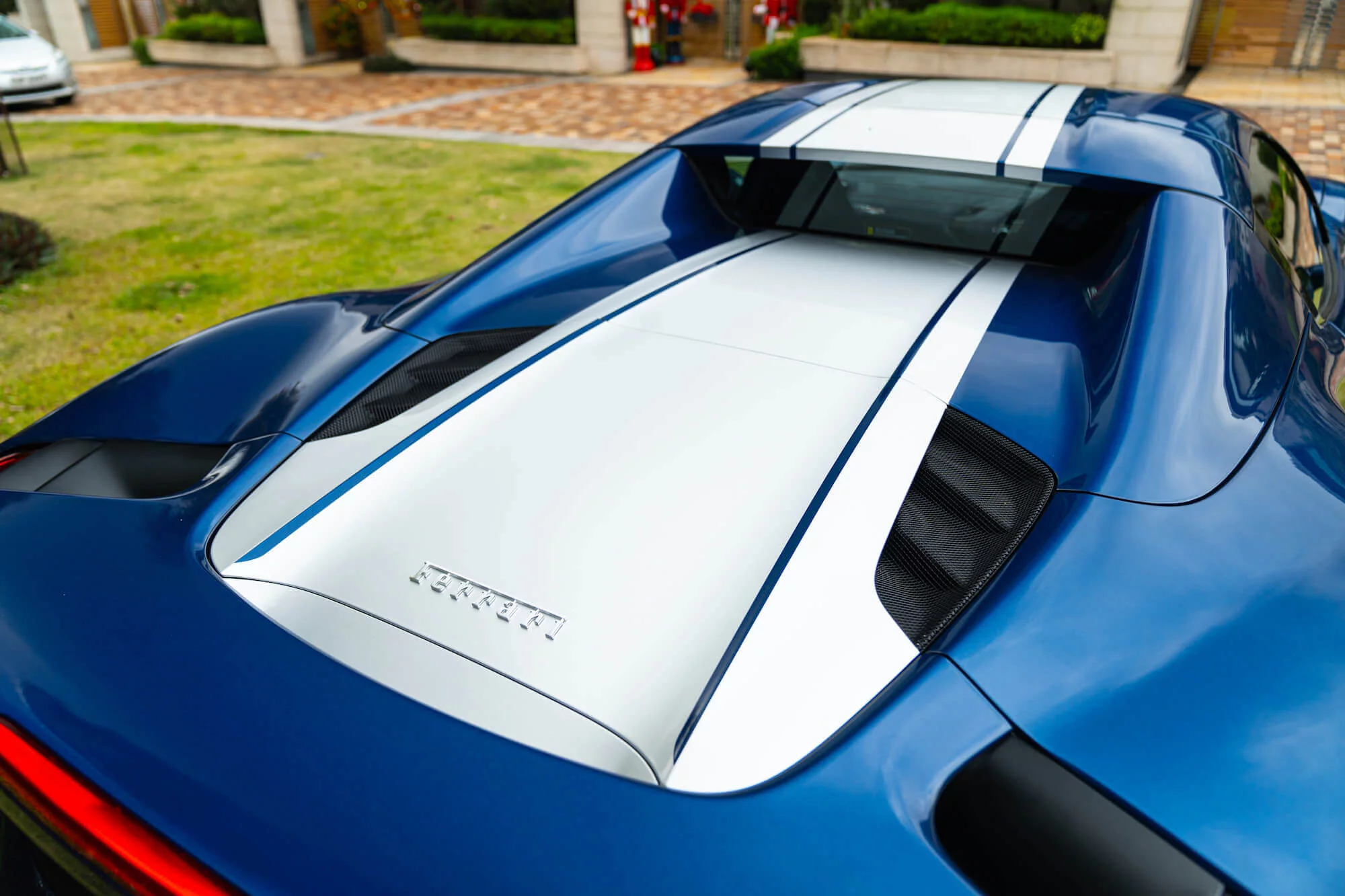 Blu Tour de France Ferrari 488