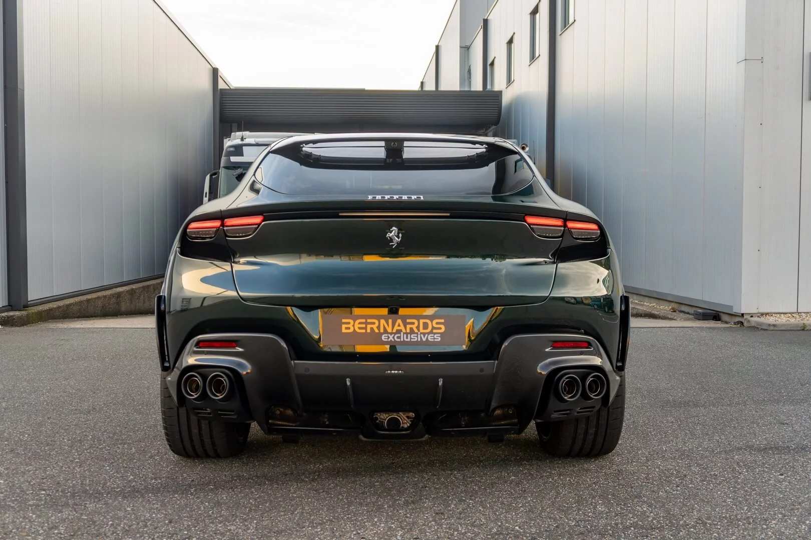 Verde British Racing Ferrari Purosangue