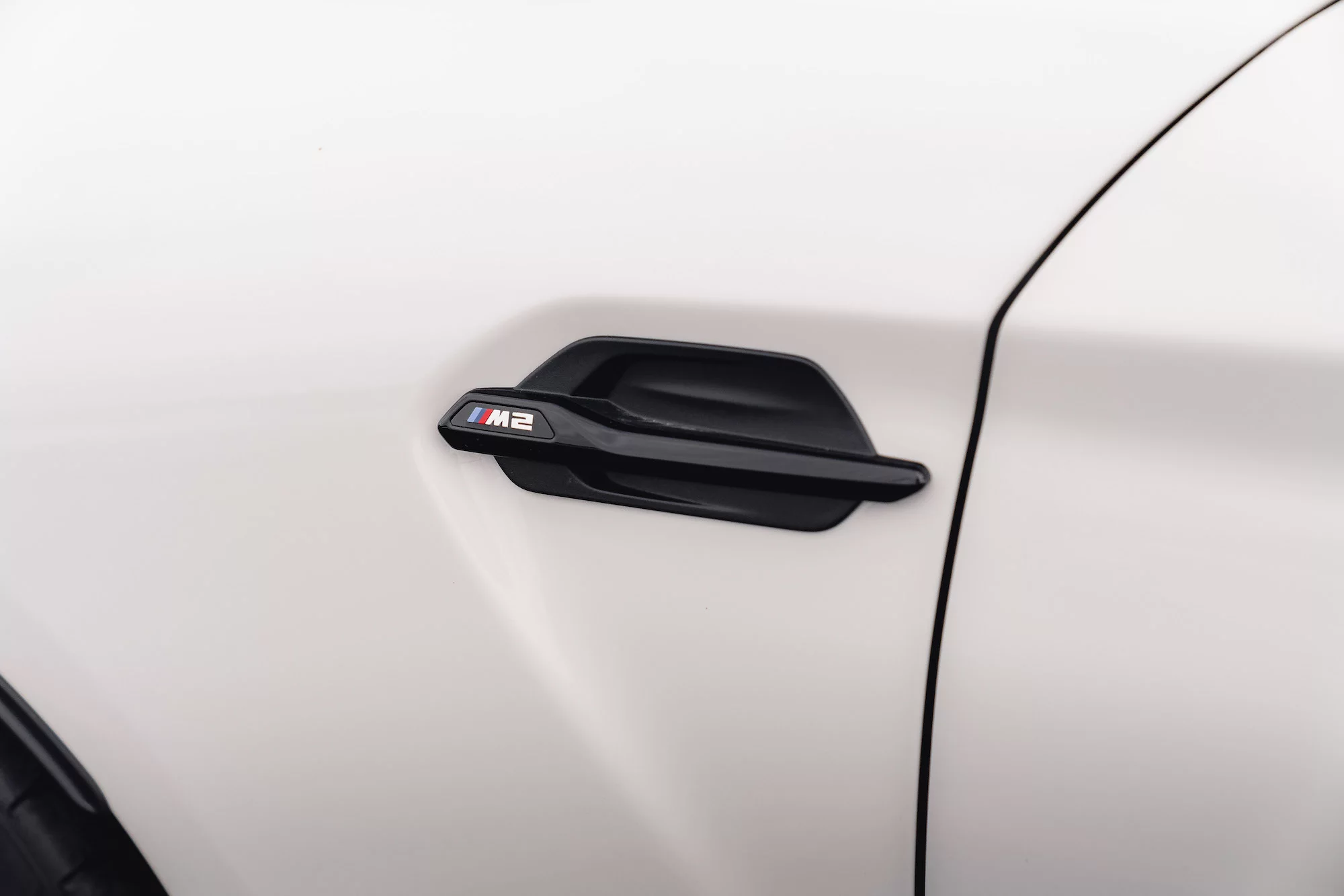 Alpine White III BMW M2