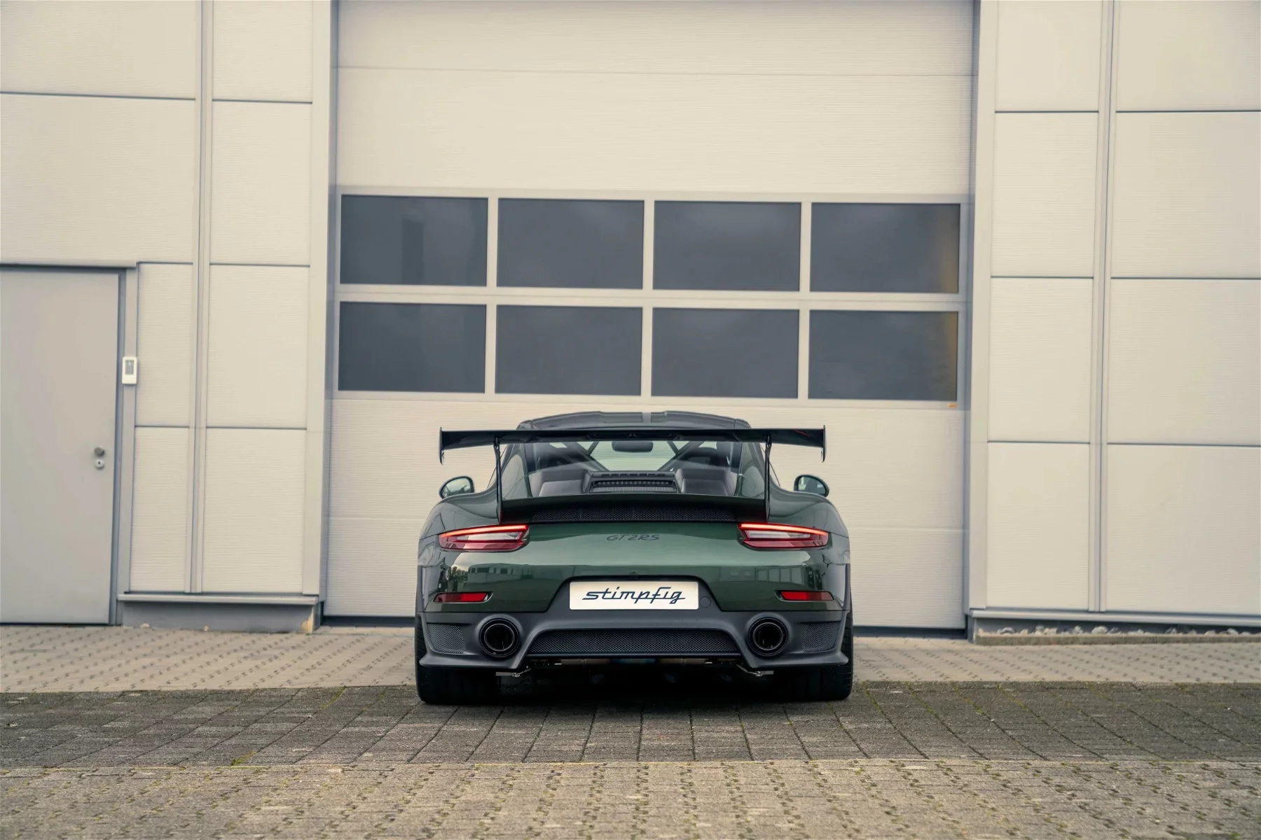 Oak Green Metallic Porsche 911 GT2 RS