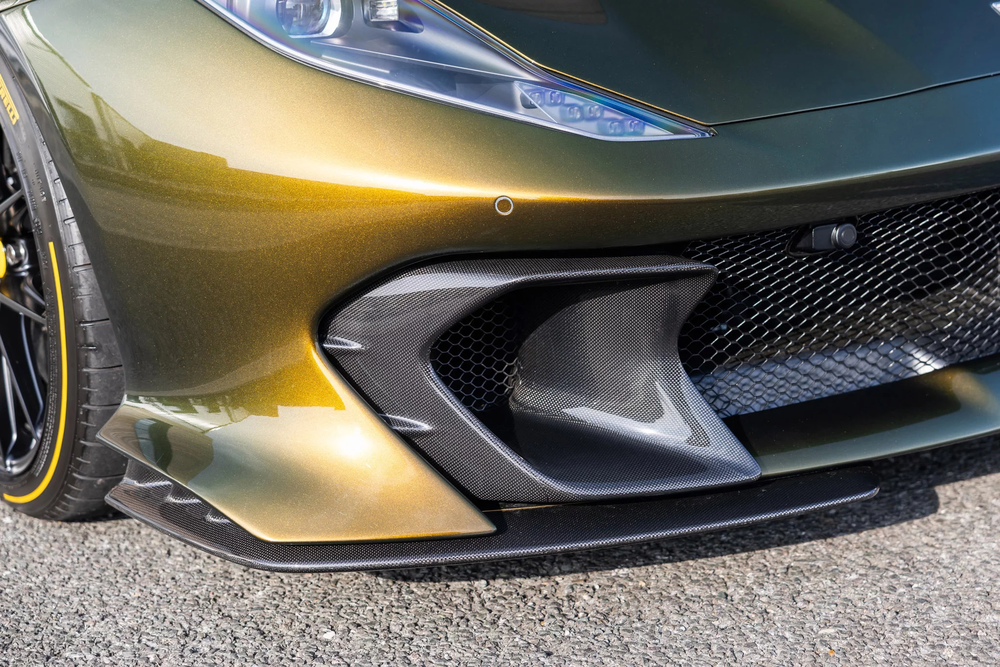 Verde Volterra Ferrari 812