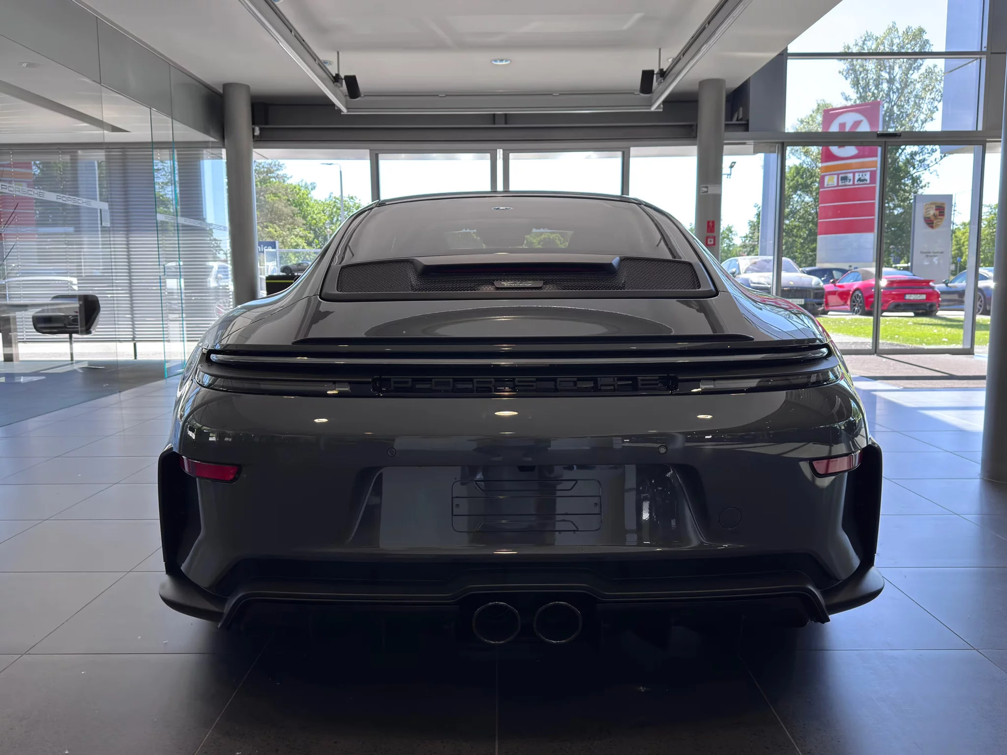 Grigio Telesto Porsche 911 GT3