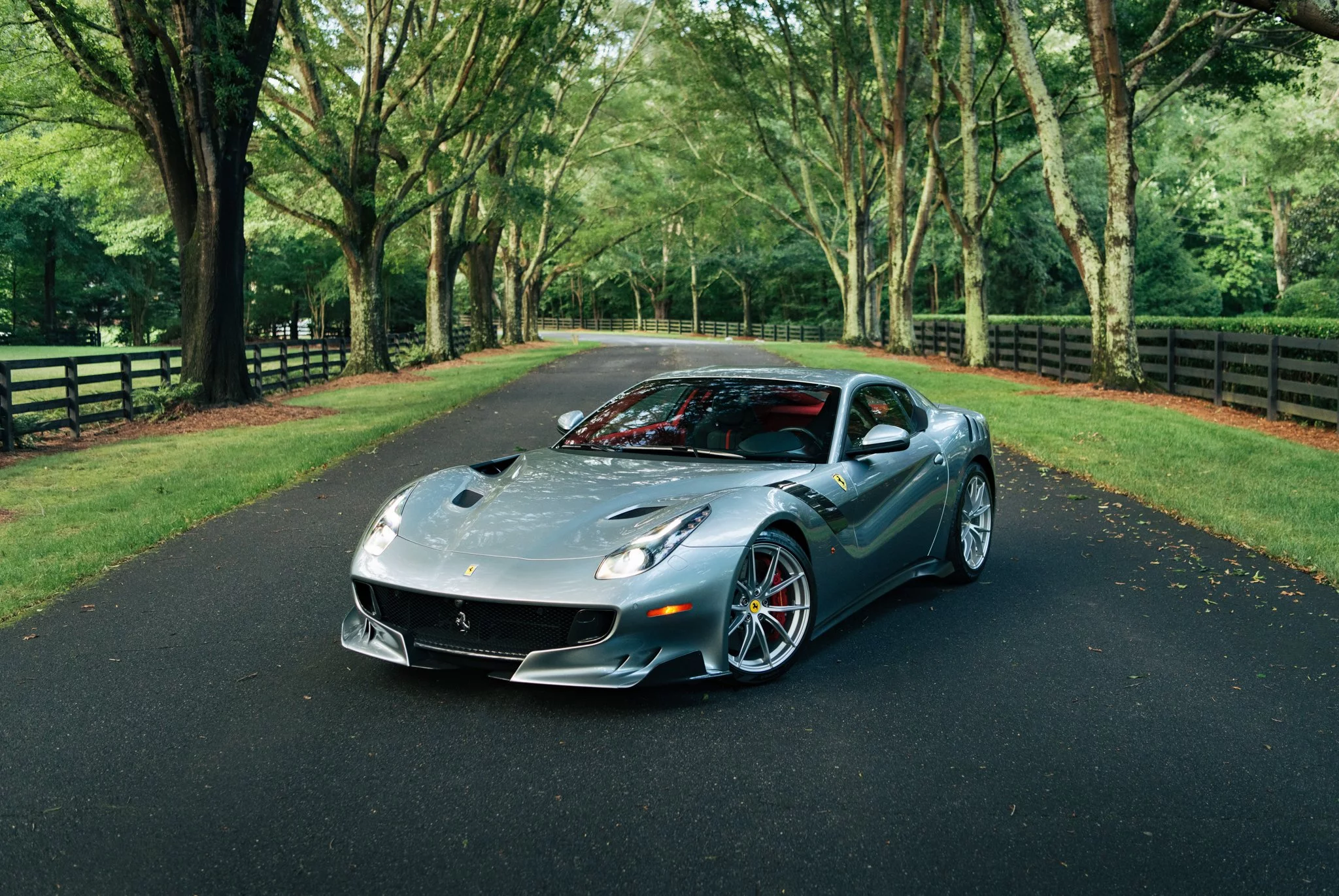 Grigio Titanio Ferrari F12