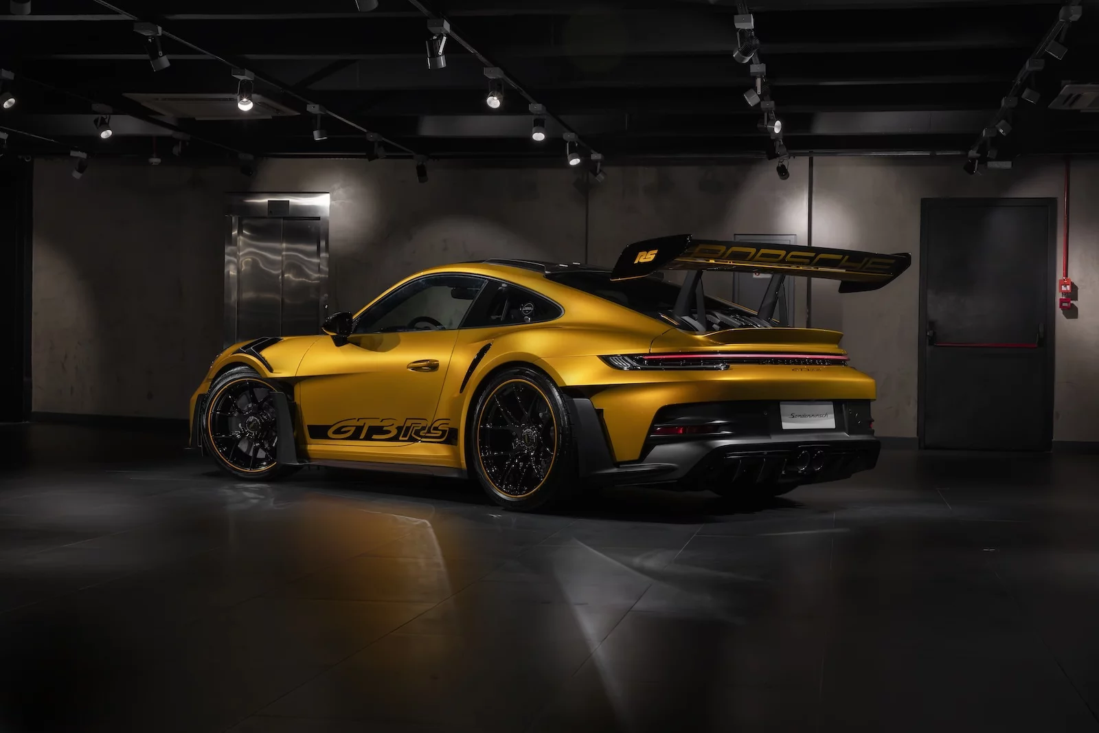 Explosive Gold Chromaflair Porsche 911 GT3 RS