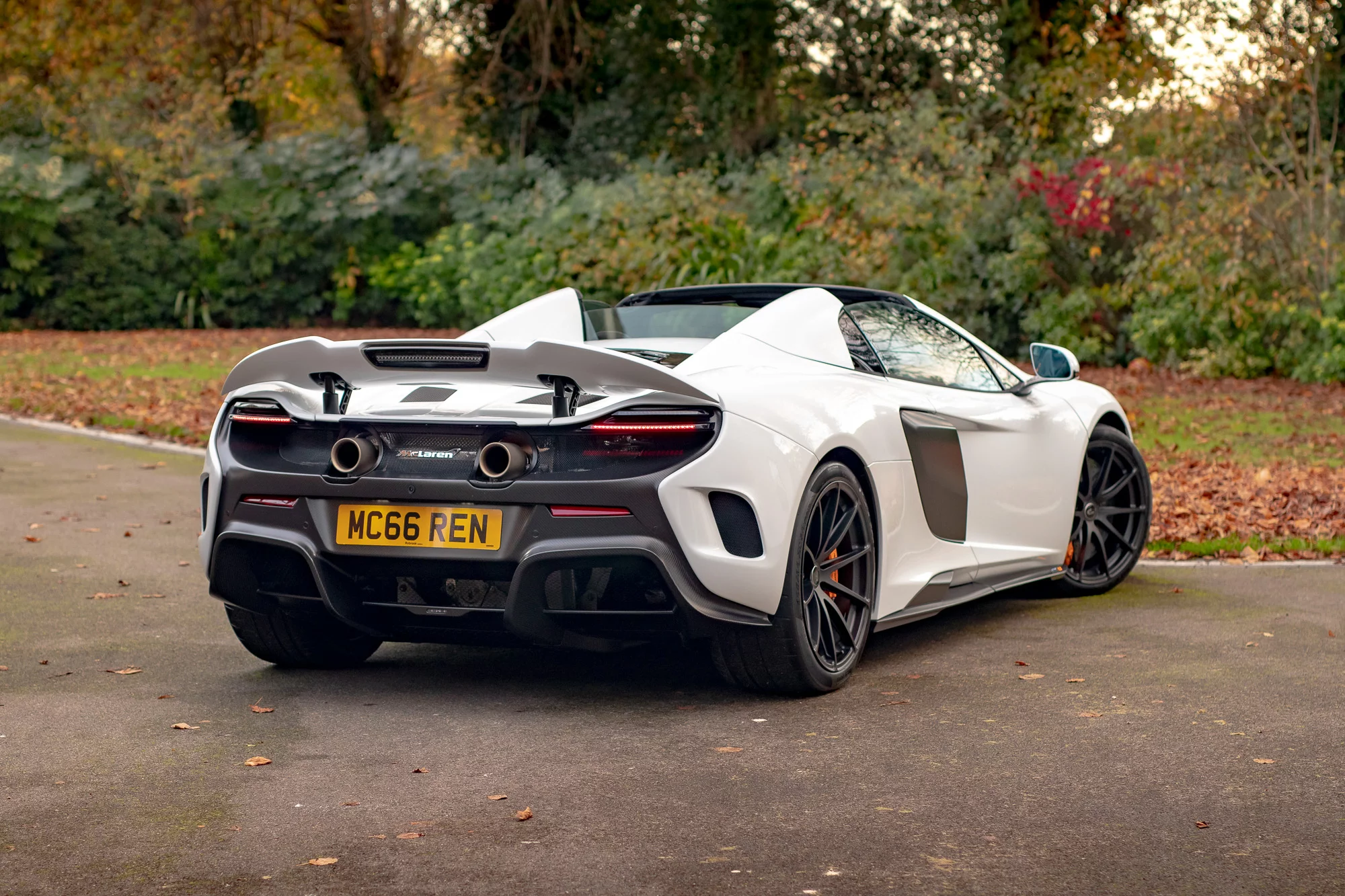 Silica White McLaren 675LT