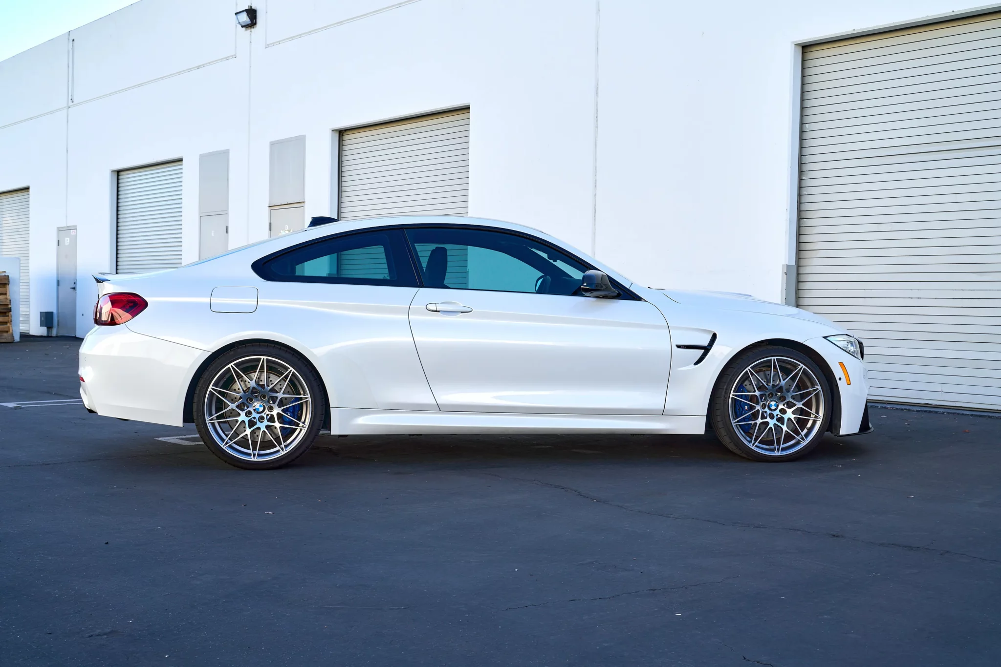 Mineral White BMW M4