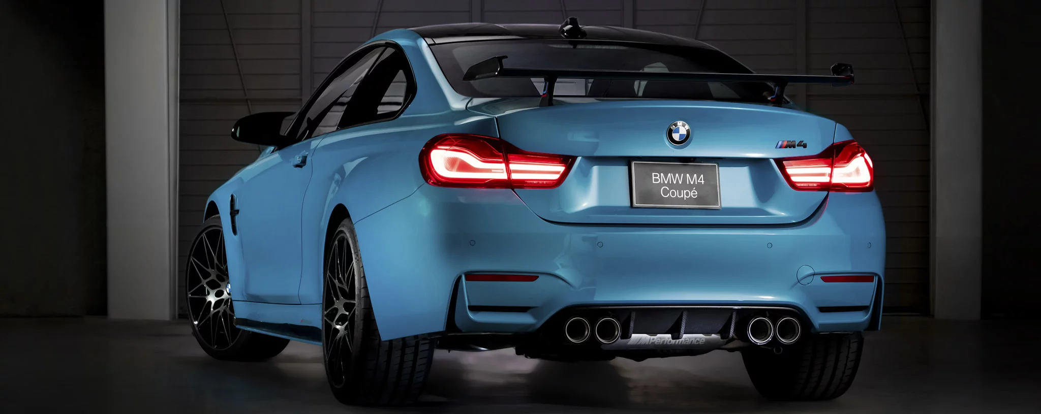 Miami Blue BMW M4