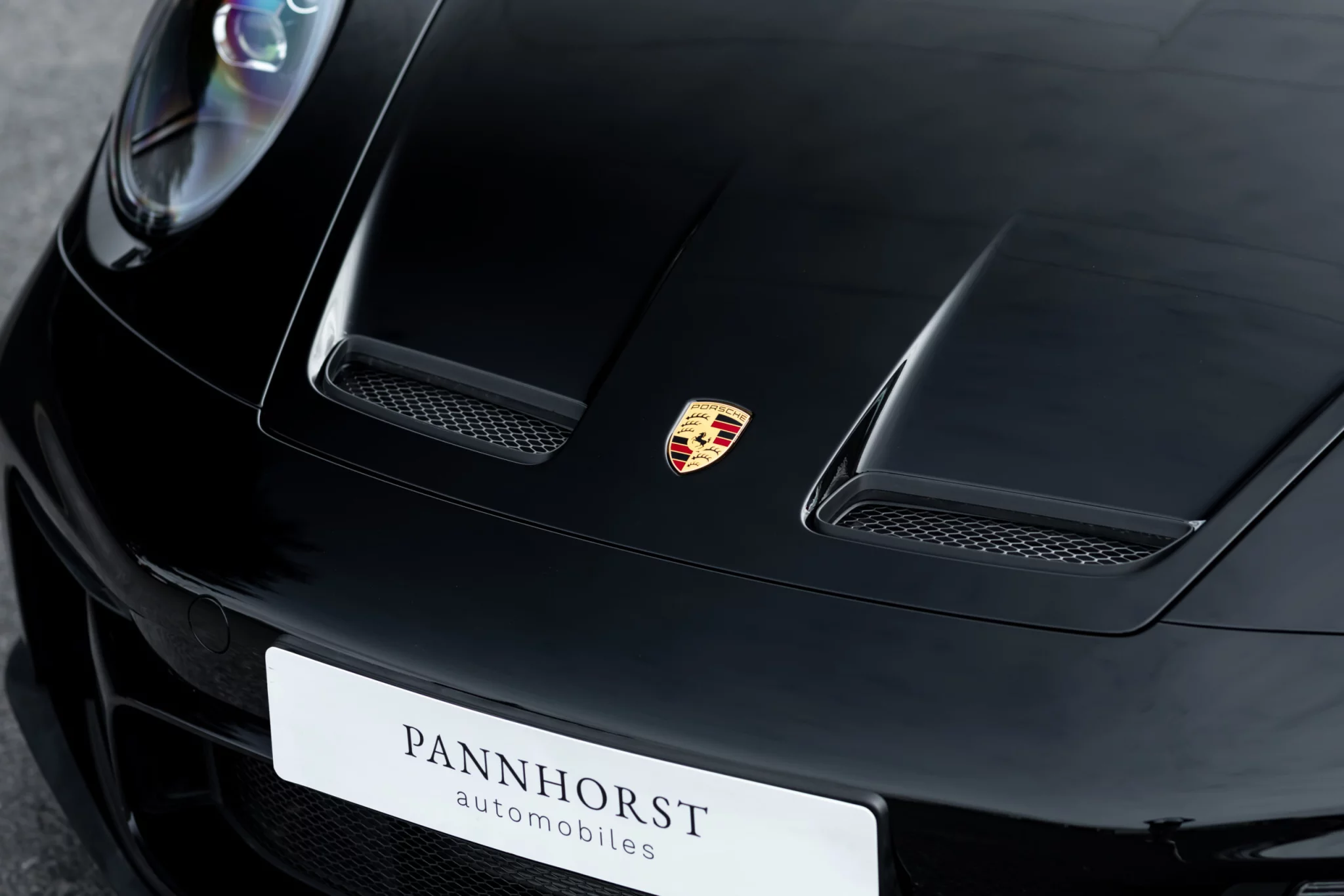 Black Porsche 911 GT3