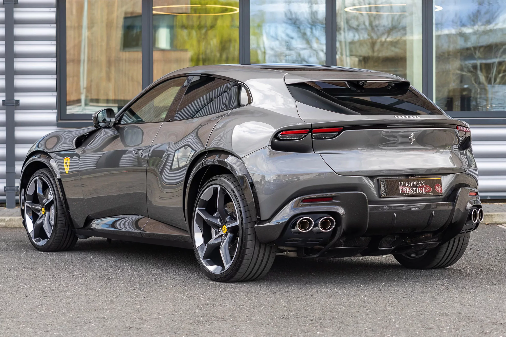Grigio Ferro Ferrari Purosangue