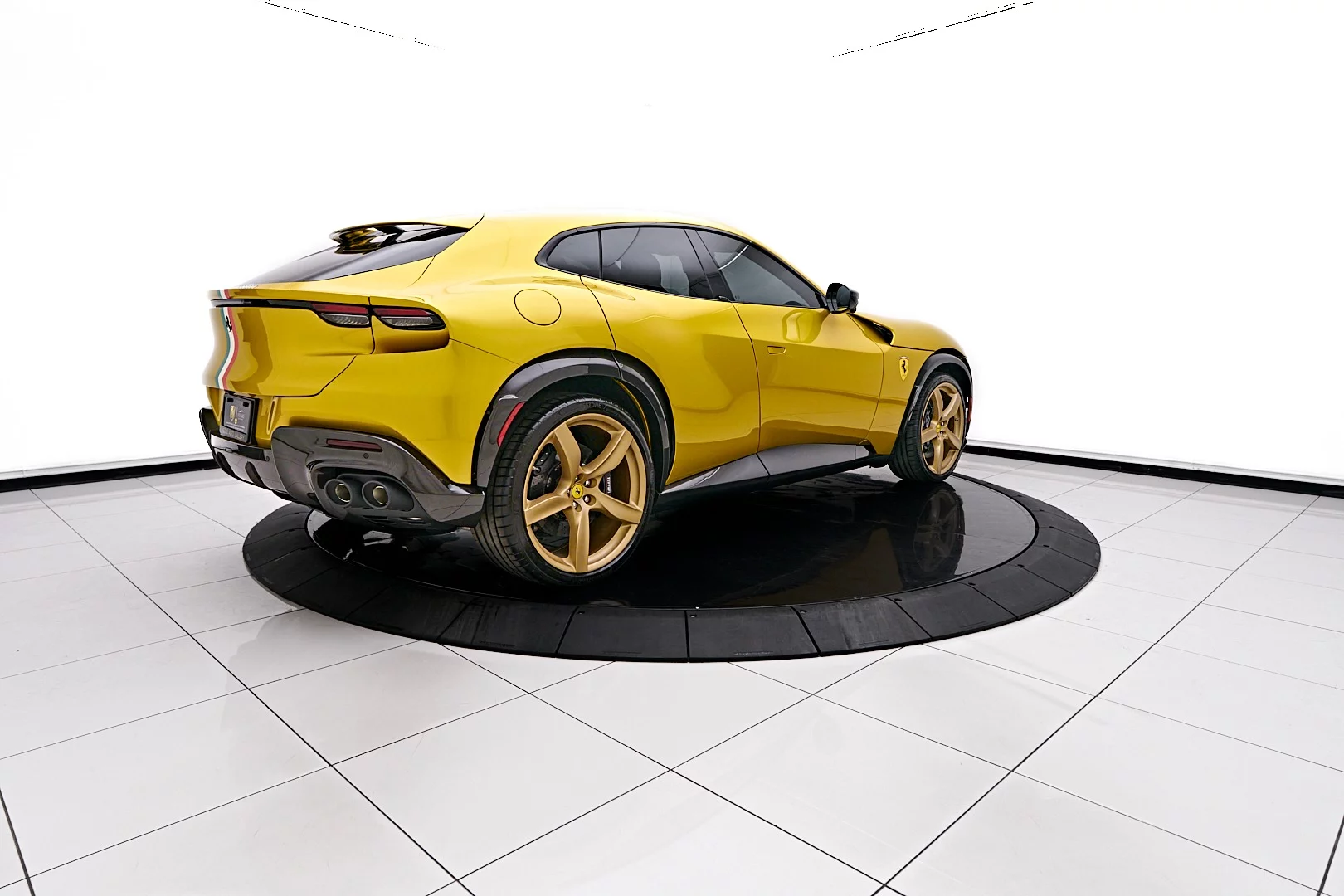 Giallo Montecarlo Ferrari Purosangue