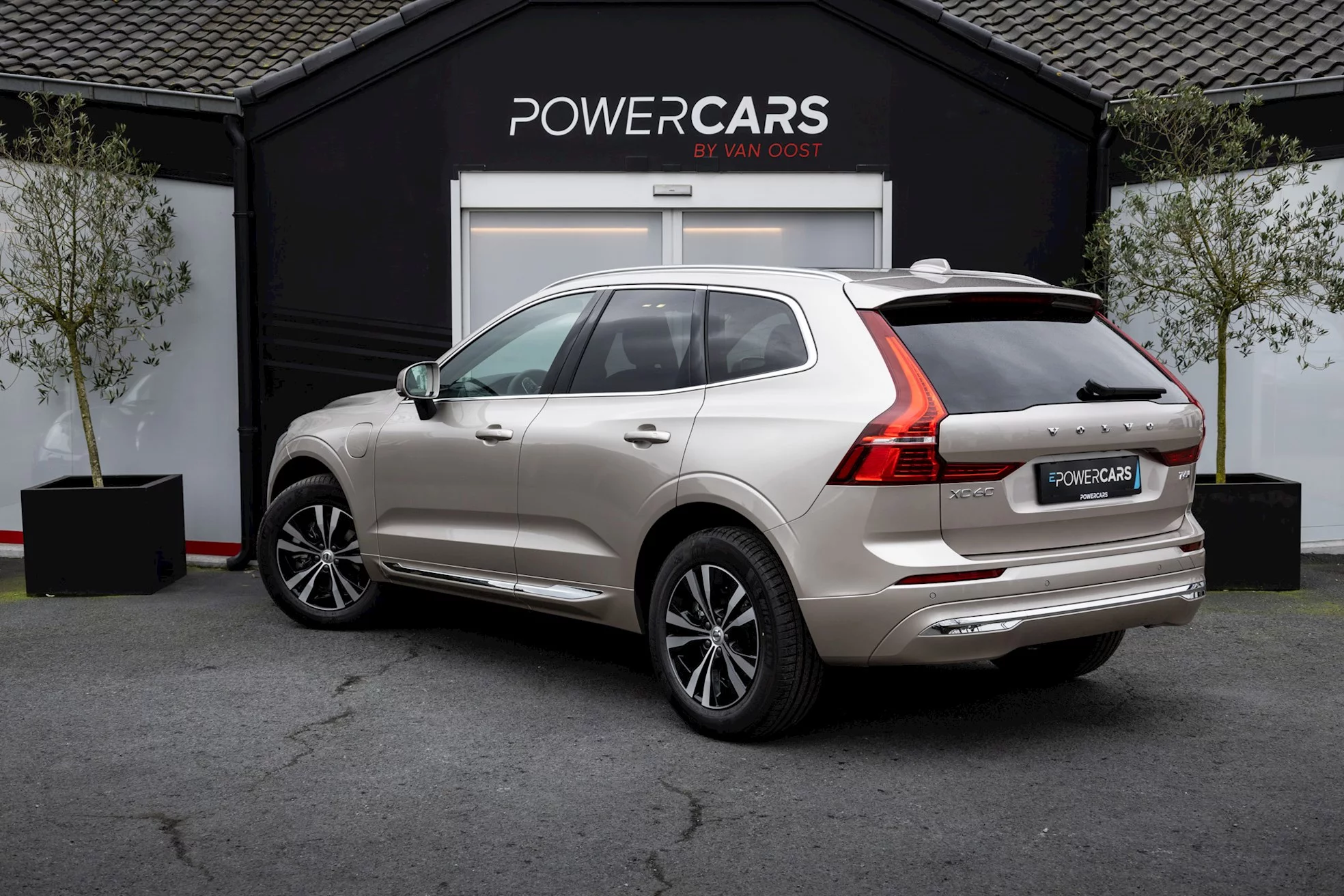 Bright Dusk Volvo XC60