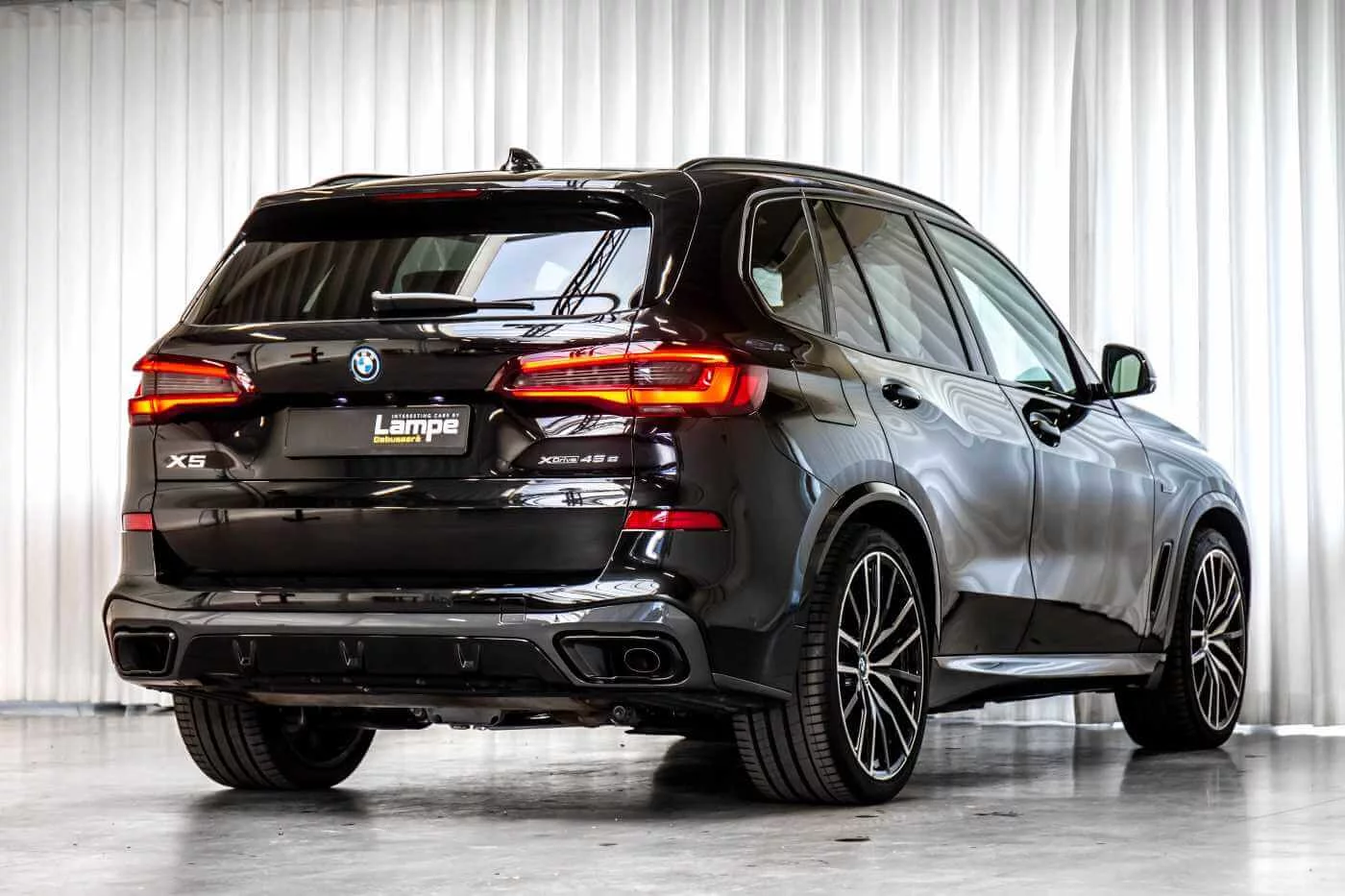 Sapphire Black BMW X5