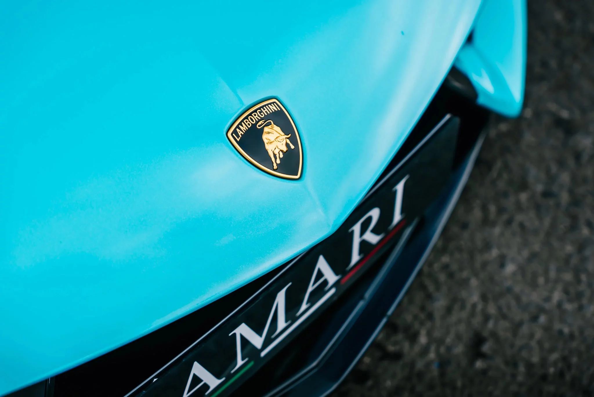 Blu Symi Lamborghini Revuelto