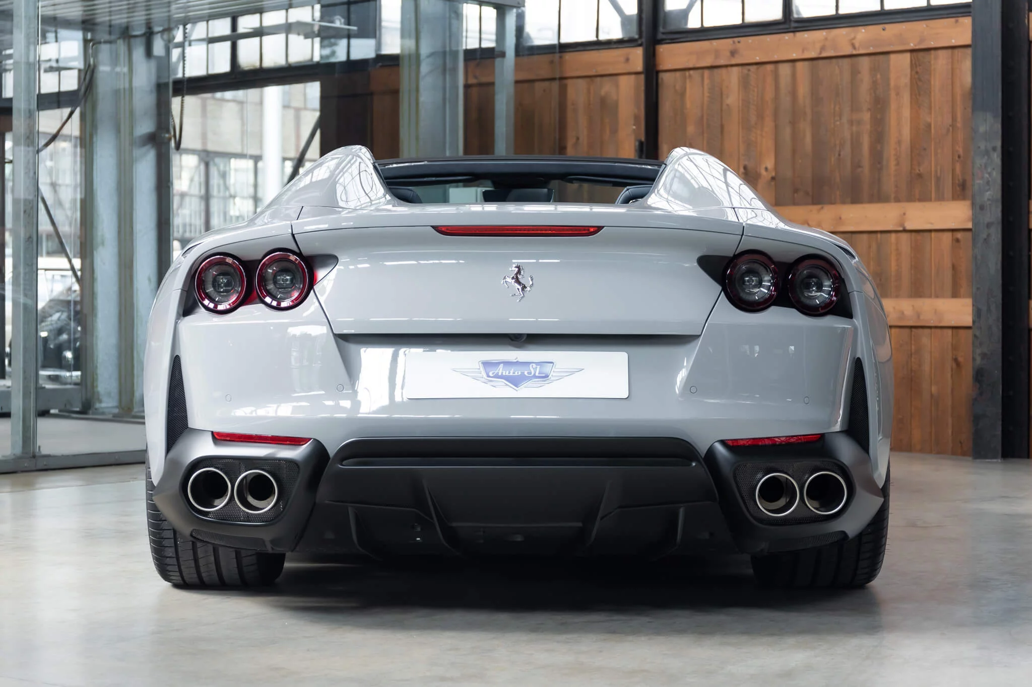 Grigio Squalo Ferrari 812